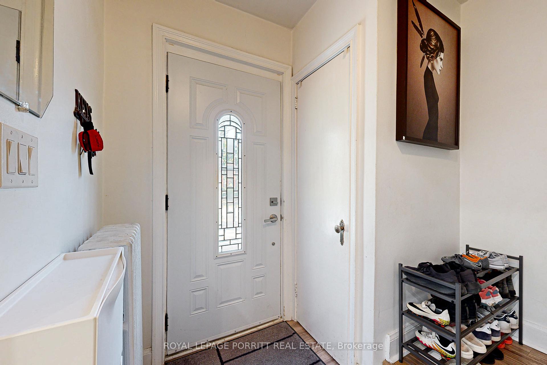 110 Prince Edward Dr S, Toronto, ON M8Y3V9 | 3 Bedroom 2 Bathroom Detached House | Image 3