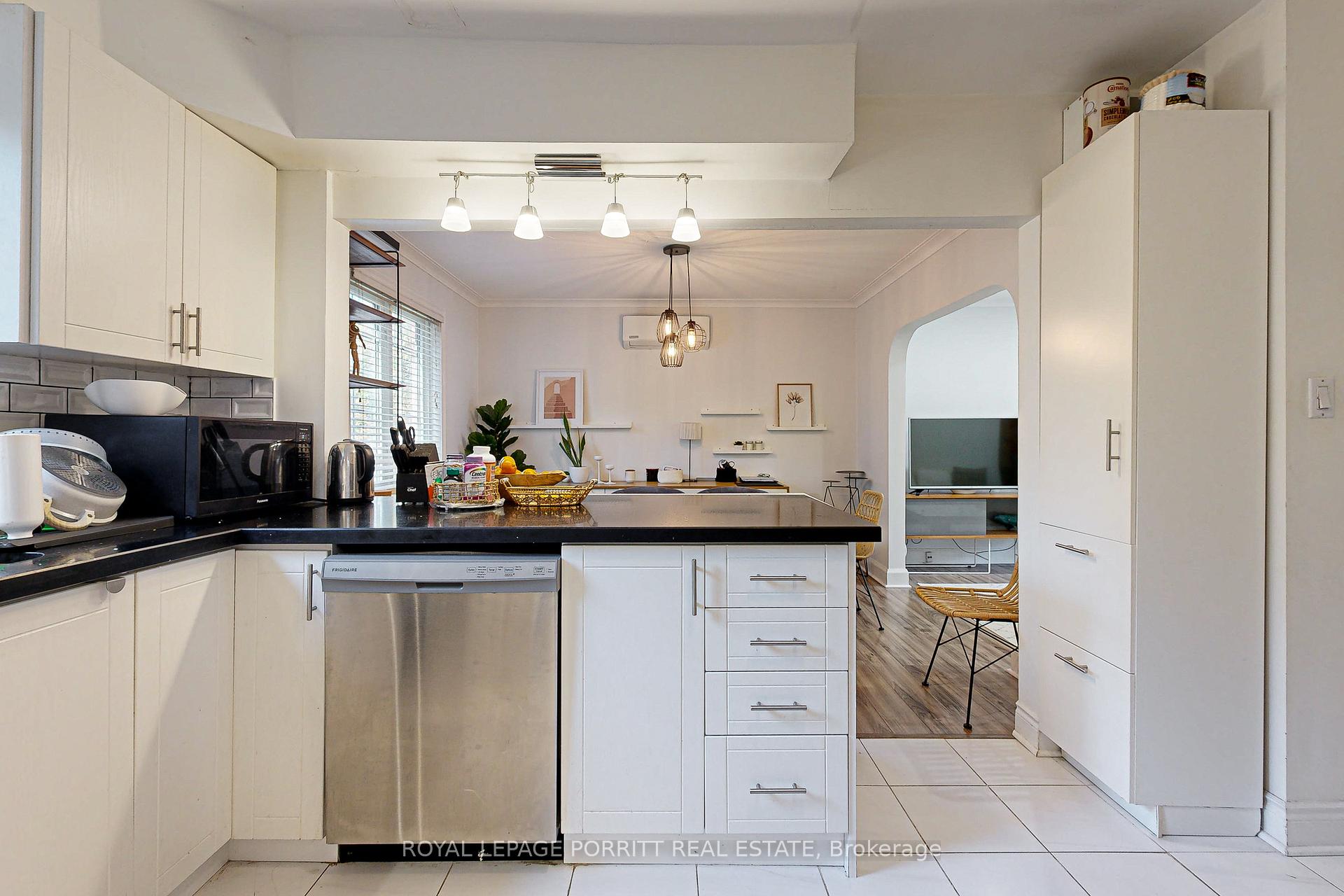 110 Prince Edward Dr S, Toronto, ON M8Y3V9 | 3 Bedroom 2 Bathroom Detached House | Image 9