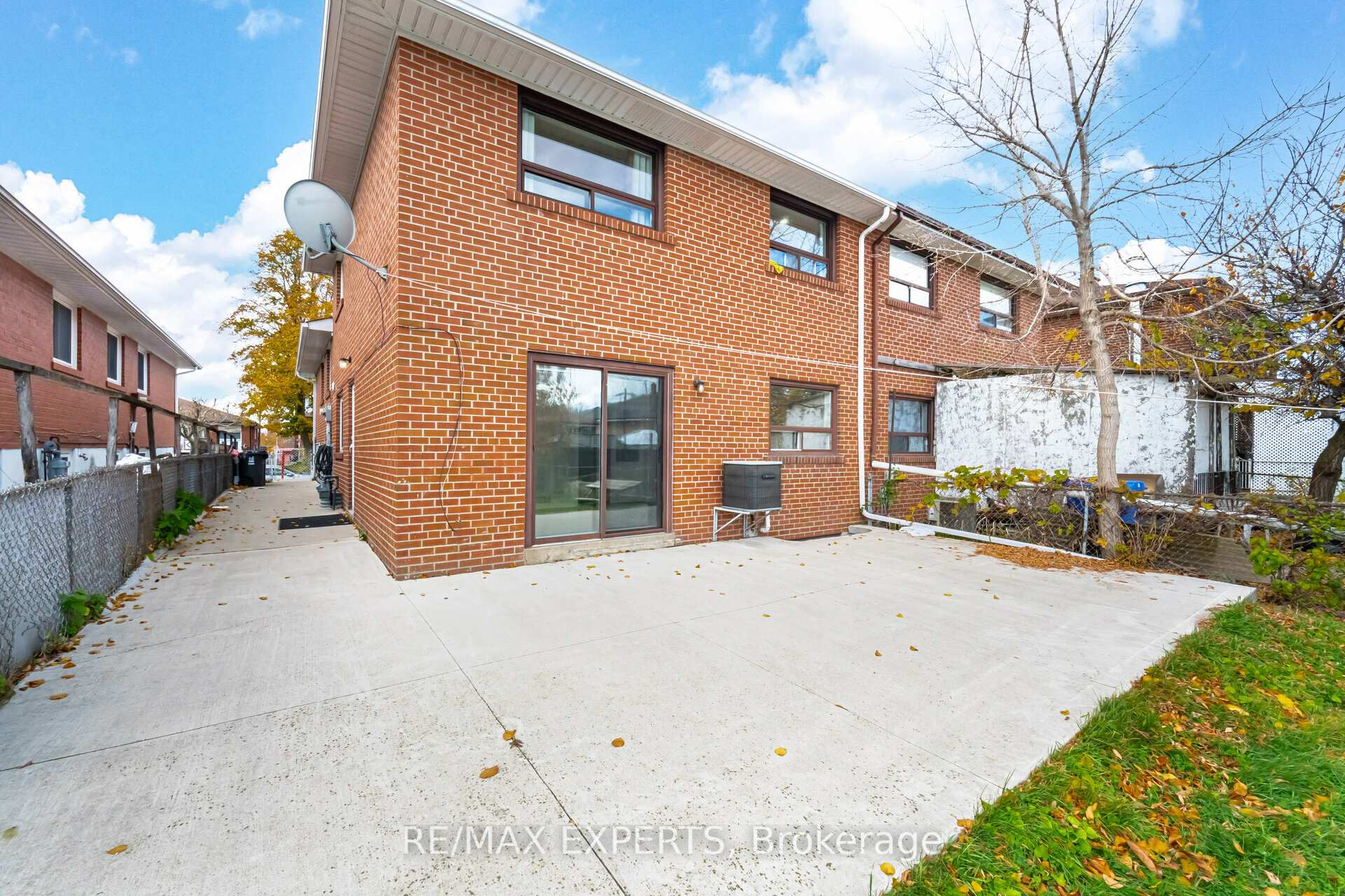 23 Benrubin Dr, Toronto, ON M9L2H3 | 3 Bedroom 3 Bathroom Semi-Detached House | Image 38
