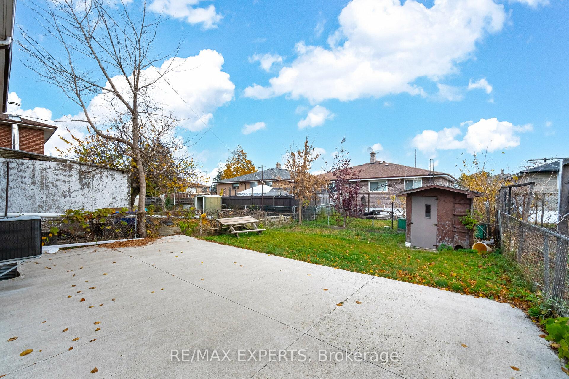 23 Benrubin Dr, Toronto, ON M9L2H3 | 3 Bedroom 3 Bathroom Semi-Detached House | Image 39