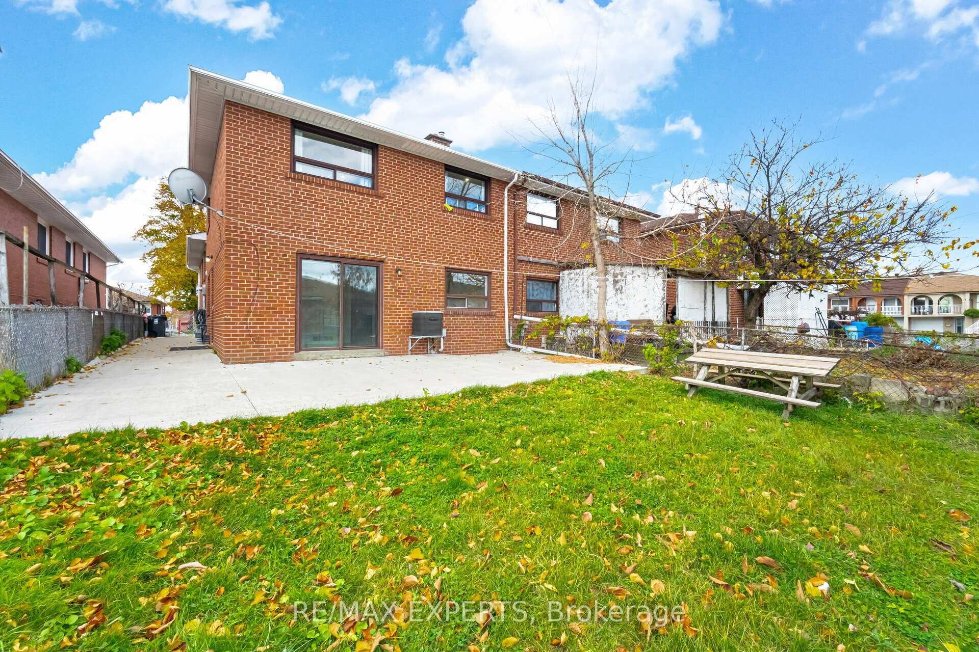 23 Benrubin Dr, Toronto, ON M9L2H3 | 3 Bedroom 3 Bathroom Semi-Detached House | Image 40