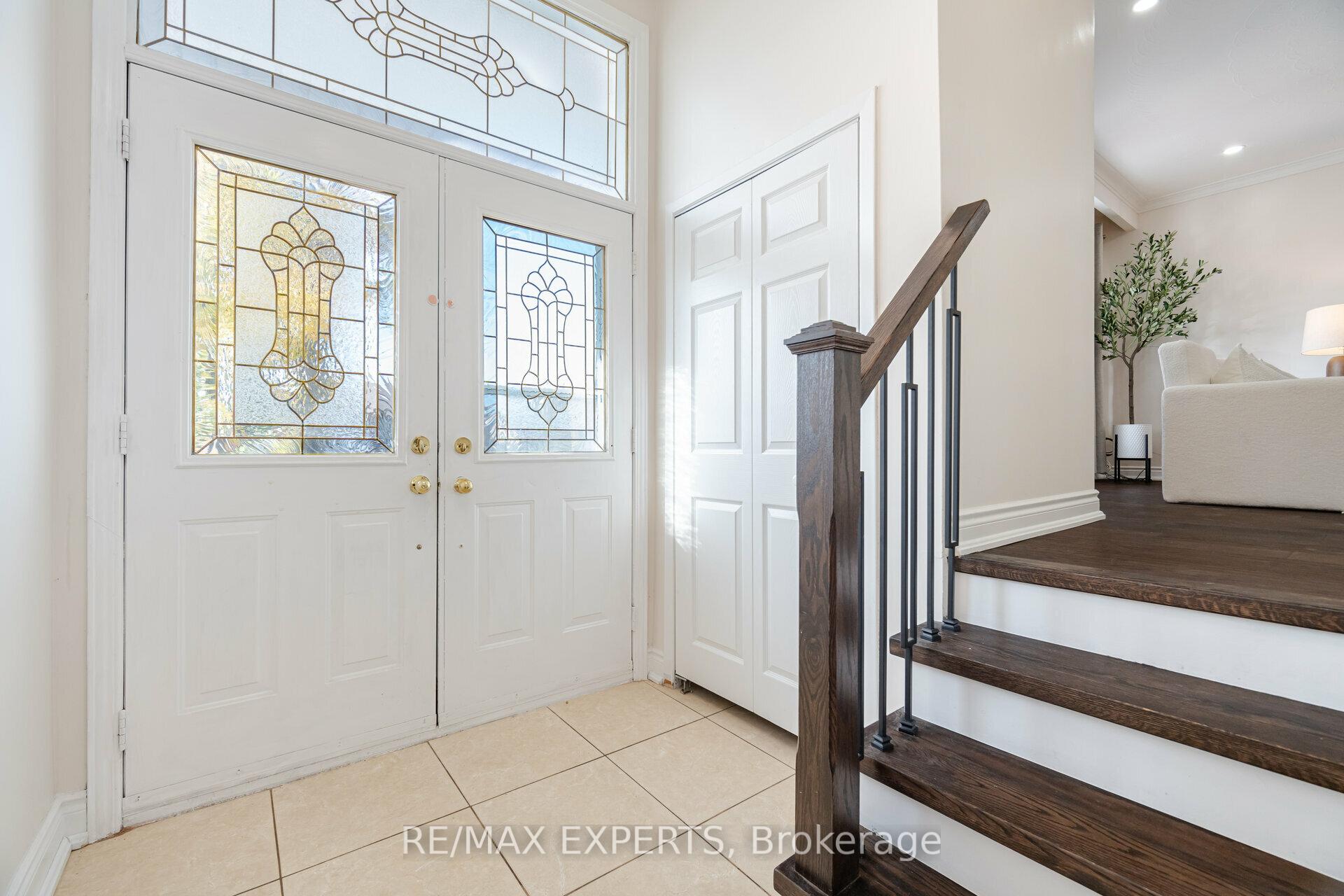 23 Benrubin Dr, Toronto, ON M9L2H3 | 3 Bedroom 3 Bathroom Semi-Detached House | Image 5