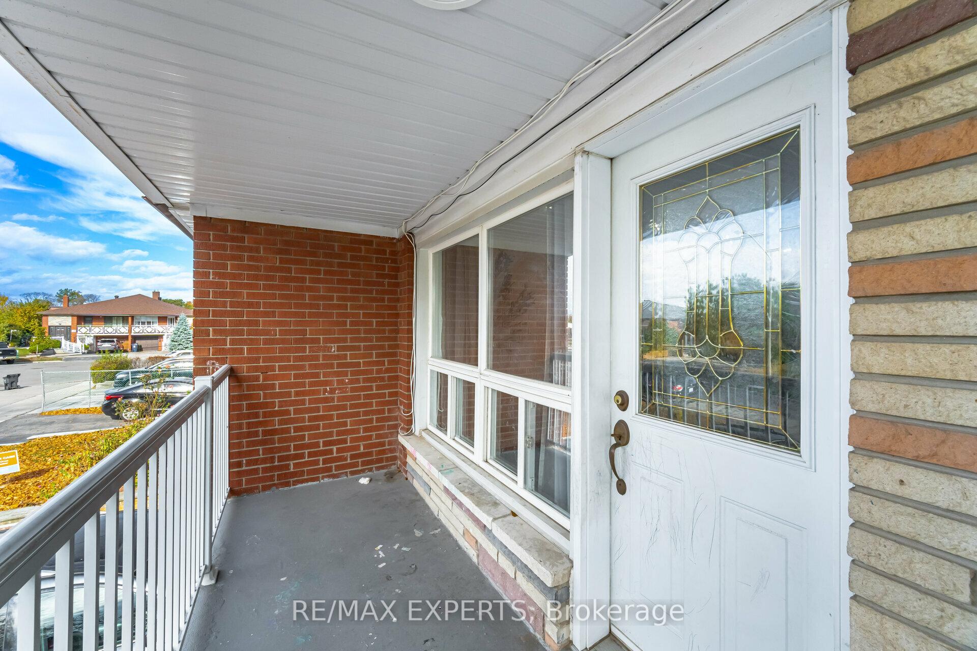 23 Benrubin Dr, Toronto, ON M9L2H3 | 3 Bedroom 3 Bathroom Semi-Detached House | Image 8