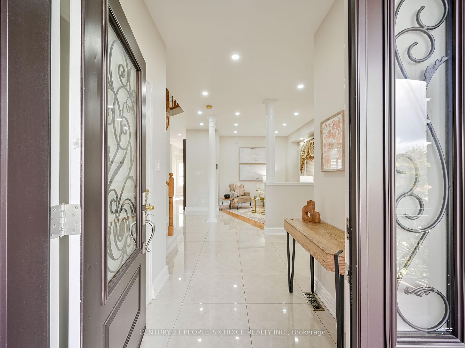 798 Crawford Mill Ave, Mississauga, ON L5W1B5 | 4 Bedroom 4 Bathroom Detached House | Image 3