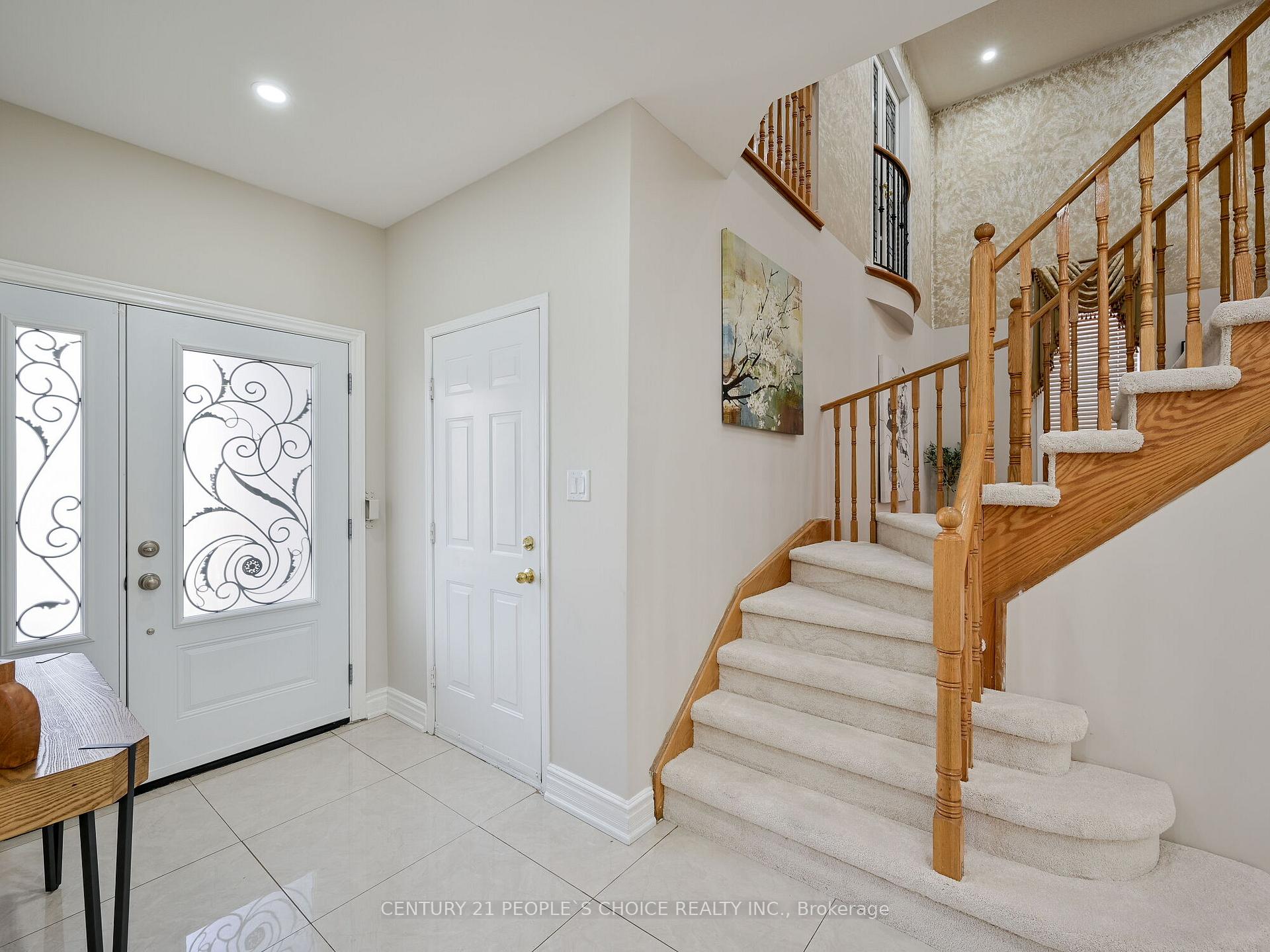 798 Crawford Mill Ave, Mississauga, ON L5W1B5 | 4 Bedroom 4 Bathroom Detached House | Image 4