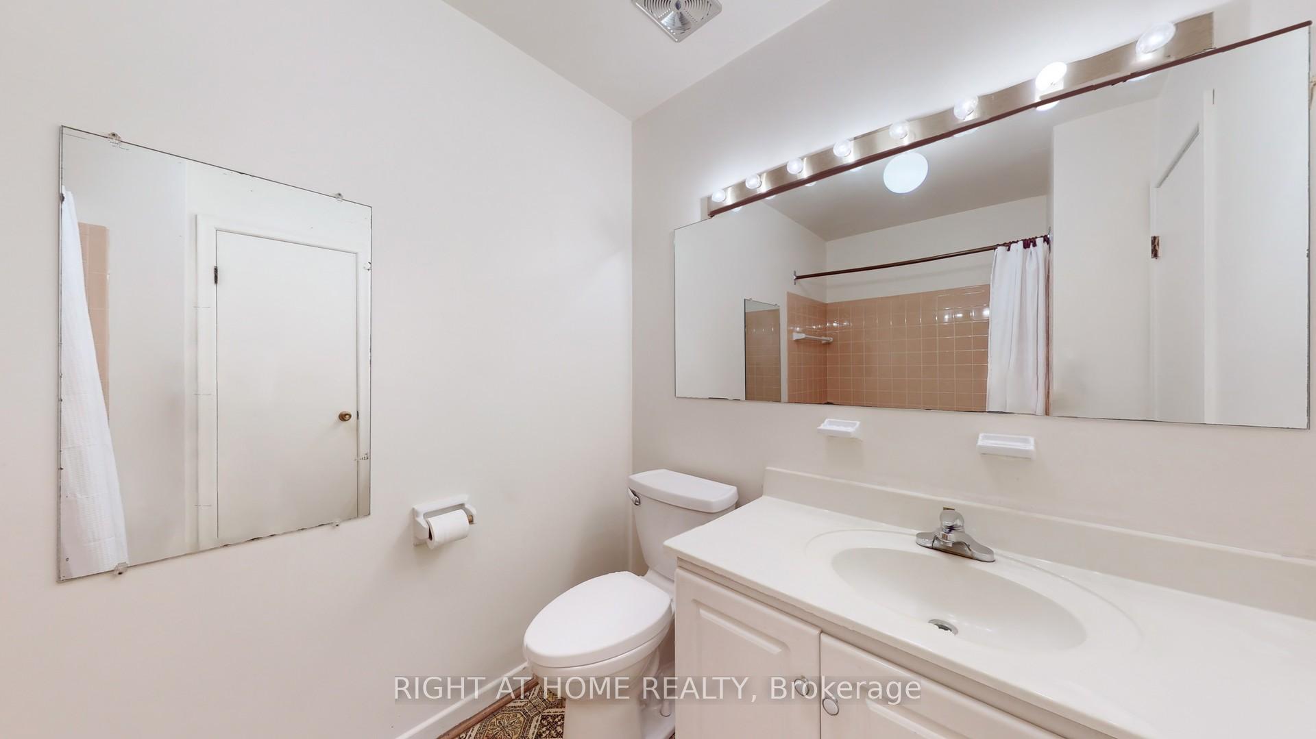 101 Elnathan Cres, Toronto, ON M9L2G2 | 3 Bedroom 2 Bathroom Semi-Detached House | Image 10