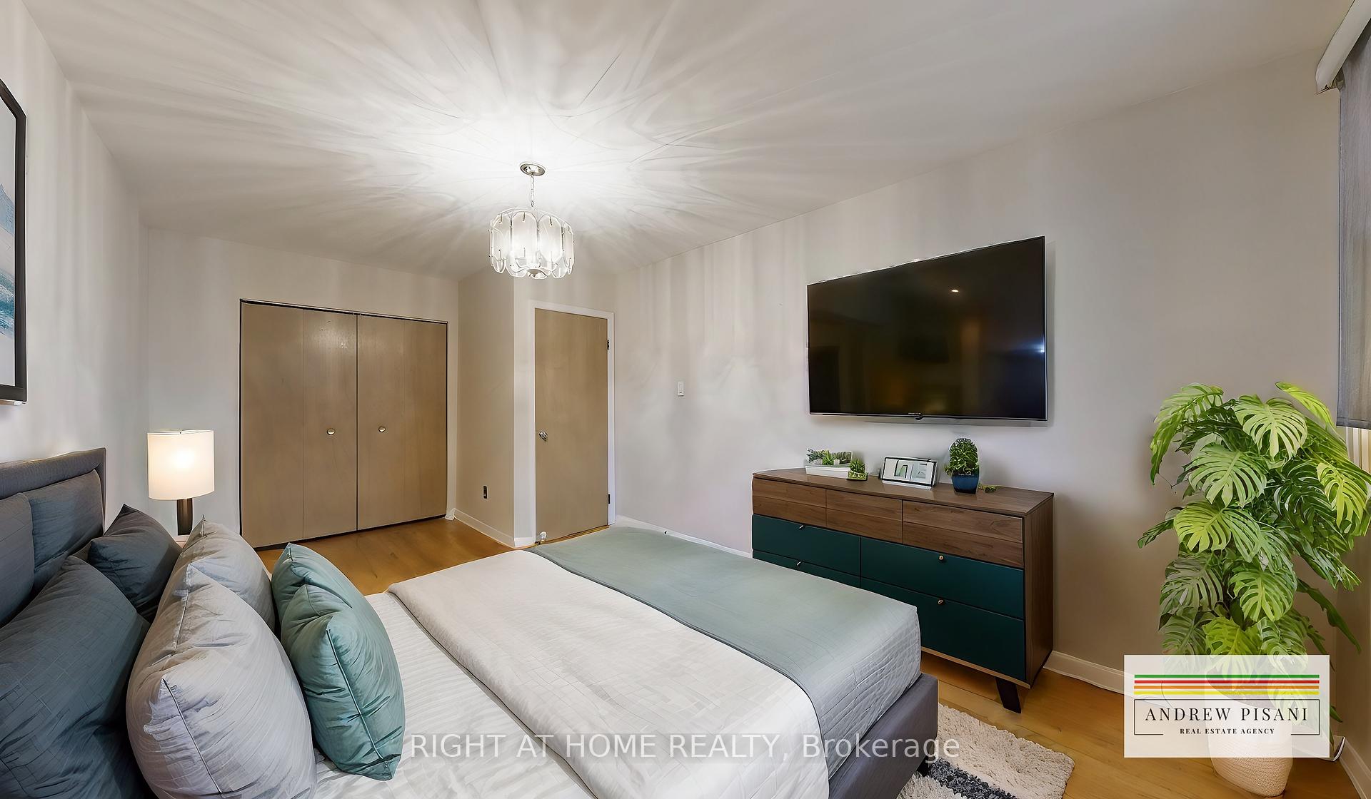 101 Elnathan Cres, Toronto, ON M9L2G2 | 3 Bedroom 2 Bathroom Semi-Detached House | Image 12