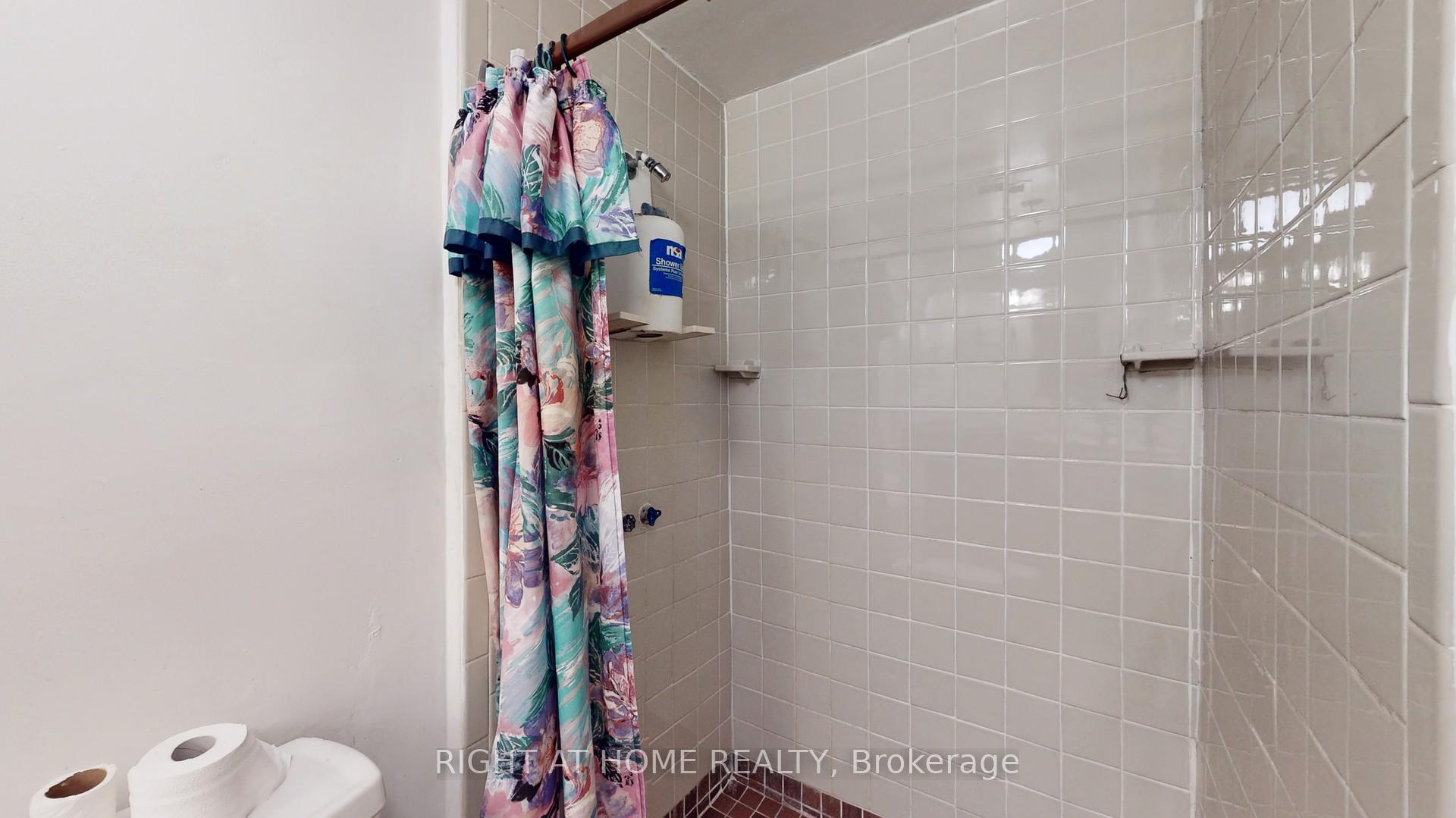 101 Elnathan Cres, Toronto, ON M9L2G2 | 3 Bedroom 2 Bathroom Semi-Detached House | Image 23