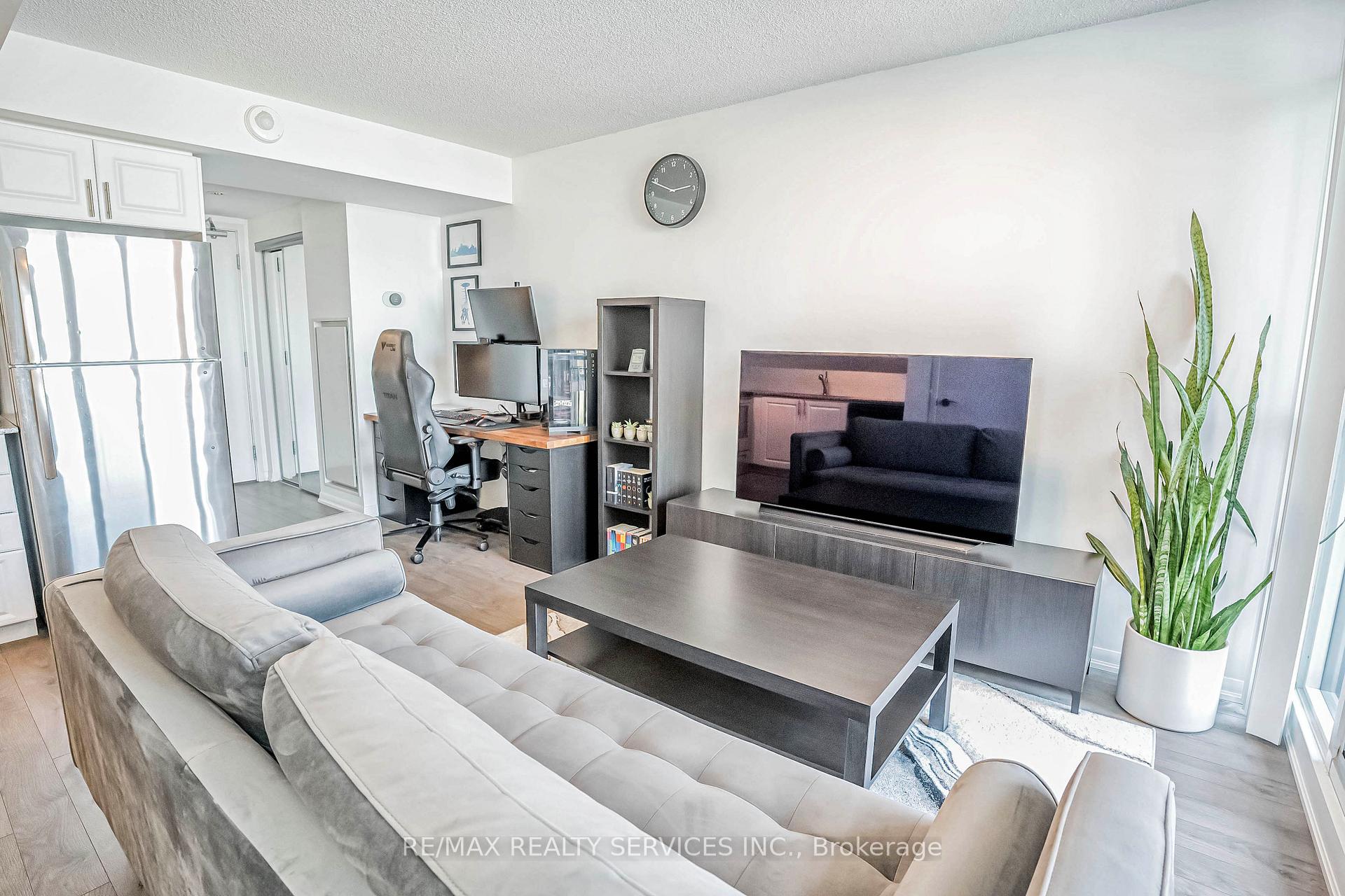 #1006 - 3091 Dufferin St, Toronto, ON M6A0C4 | 1 Bedroom 1 Bathroom Condo Apt | Image 10