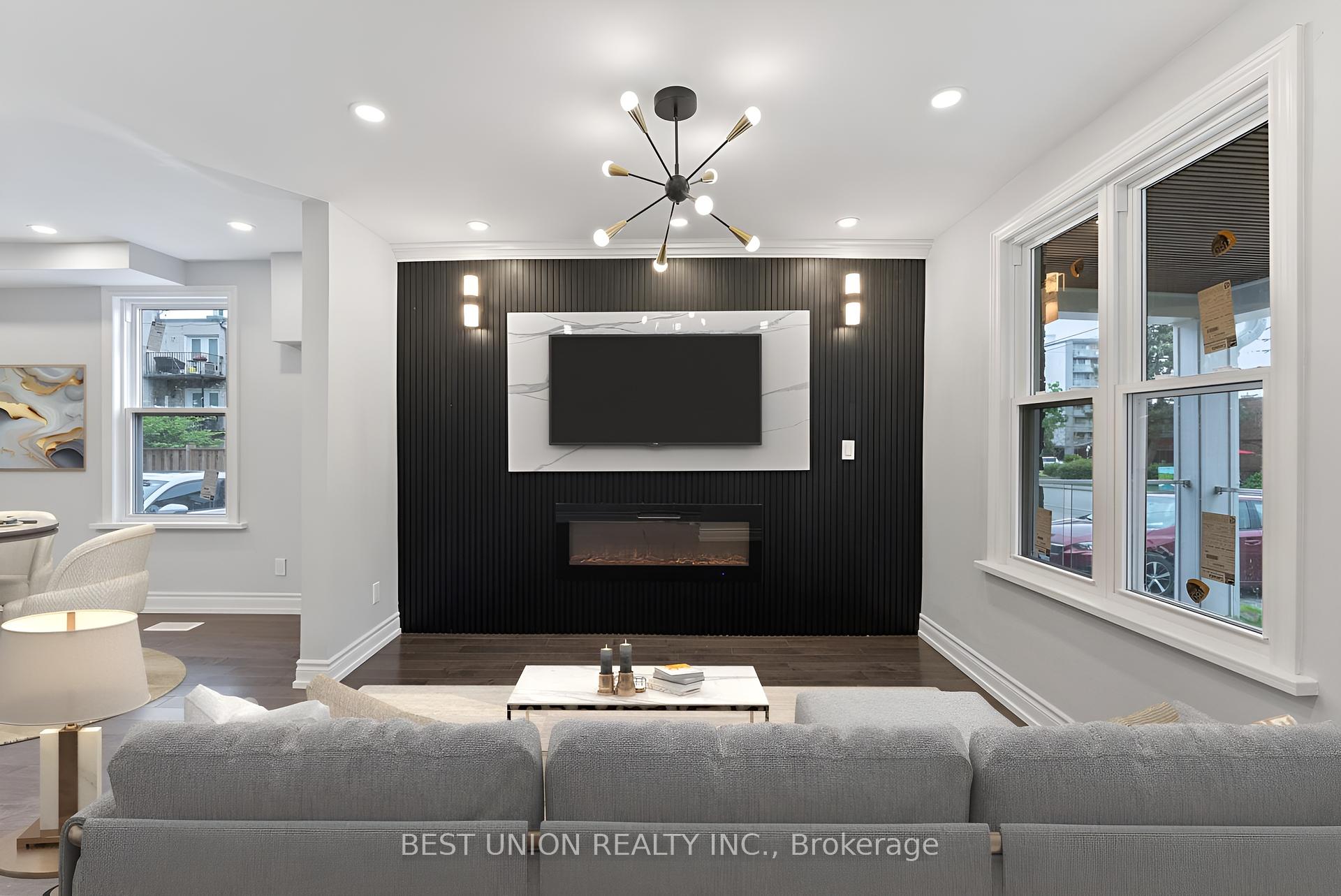 15 Burlington St, Toronto, ON M8V2L1 | 3 Bedroom 2 Bathroom Detached House | Image 2