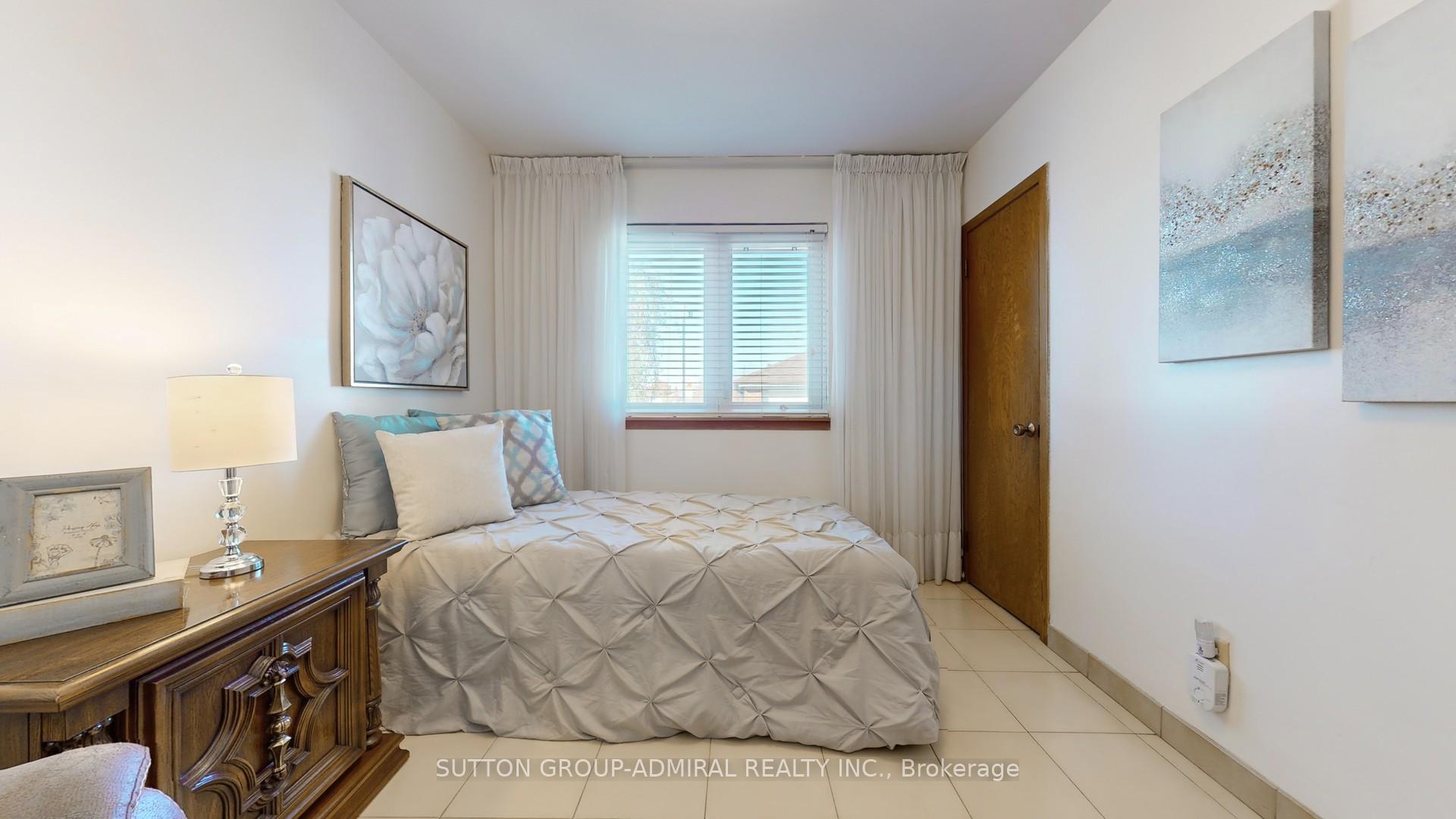 48 Dubray Ave, Toronto, ON M3K1V5 | 3 Bedroom 3 Bathroom Semi-Detached House | Image 10