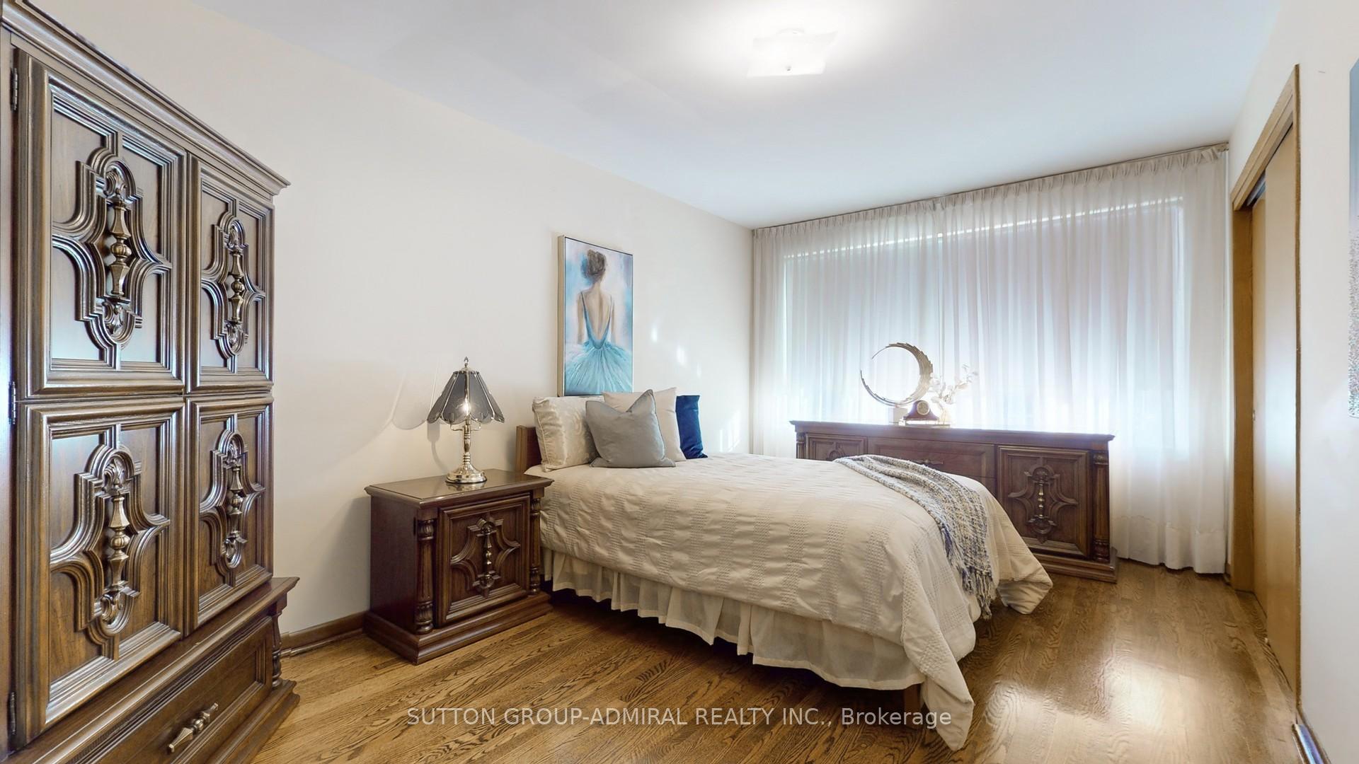 48 Dubray Ave, Toronto, ON M3K1V5 | 3 Bedroom 3 Bathroom Semi-Detached House | Image 15