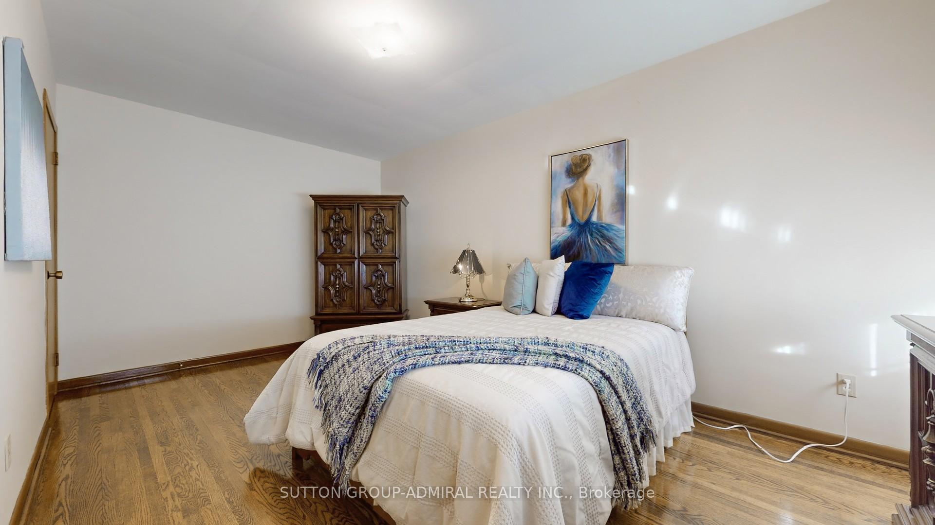 48 Dubray Ave, Toronto, ON M3K1V5 | 3 Bedroom 3 Bathroom Semi-Detached House | Image 16