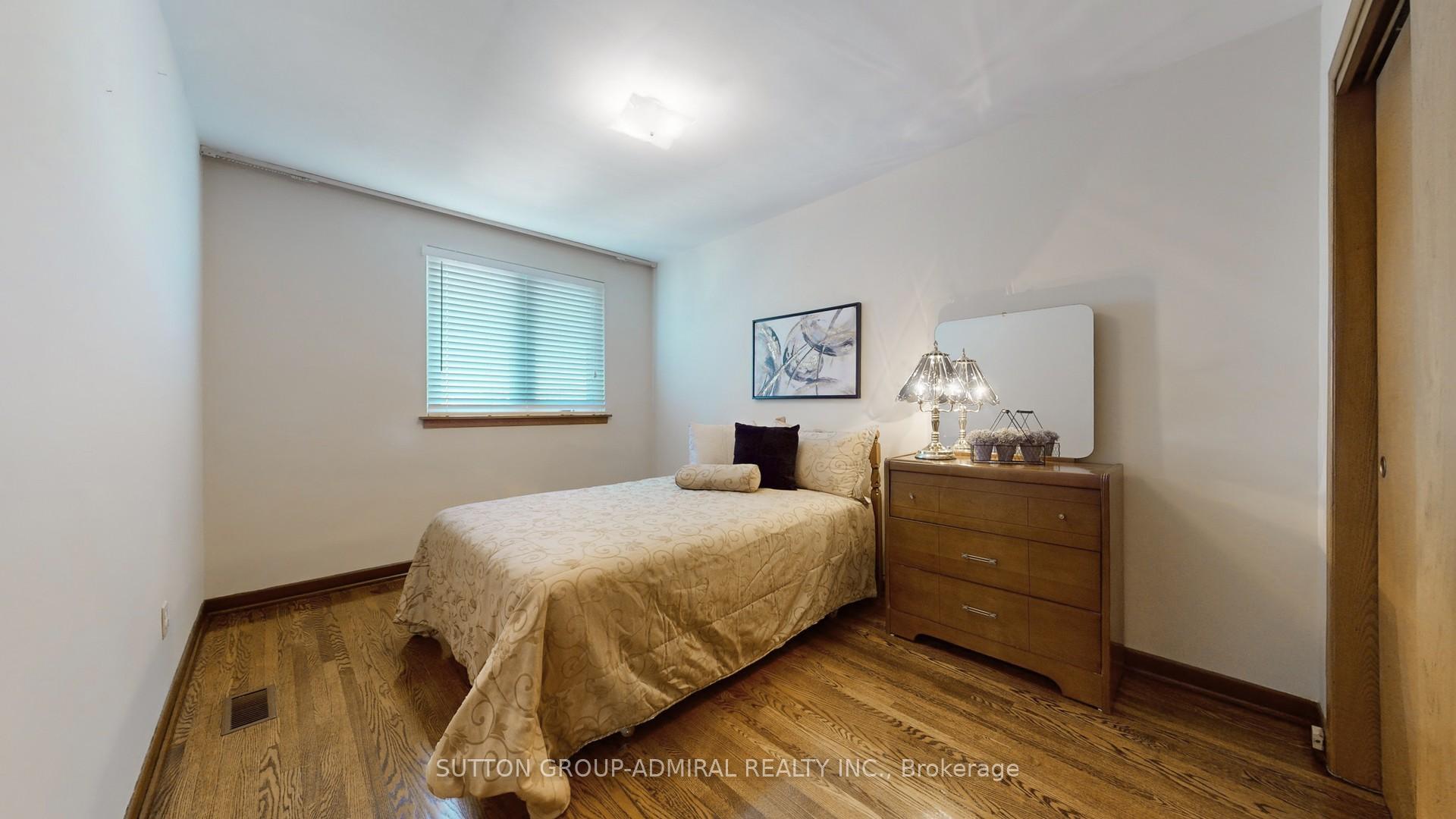 48 Dubray Ave, Toronto, ON M3K1V5 | 3 Bedroom 3 Bathroom Semi-Detached House | Image 17