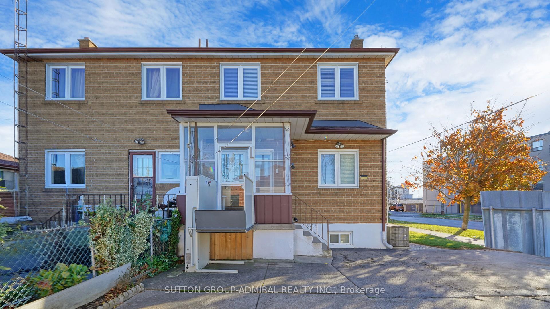 48 Dubray Ave, Toronto, ON M3K1V5 | 3 Bedroom 3 Bathroom Semi-Detached House | Image 27