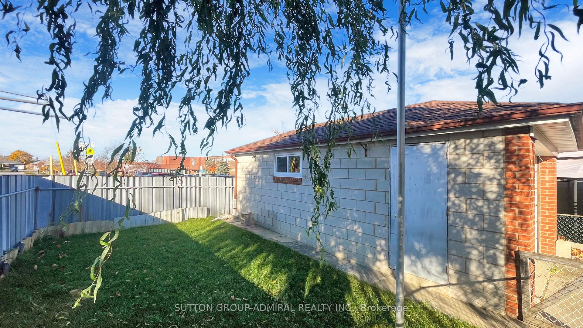 48 Dubray Ave, Toronto, ON M3K1V5 | 3 Bedroom 3 Bathroom Semi-Detached House | Image 30