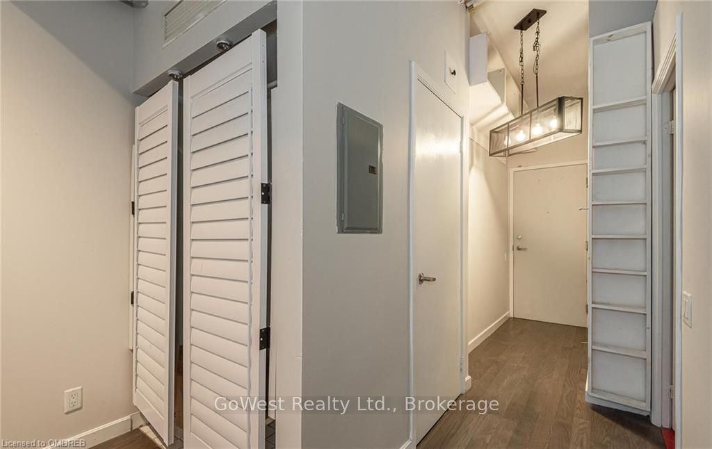 #201 - 369 SORAUREN Ave, Toronto, ON M6R3C2 | 1 Bedroom 1 Bathroom Condo Apt | Image 11