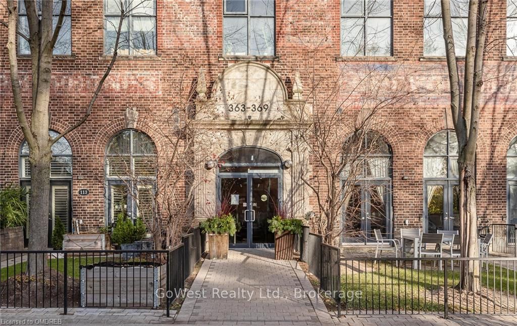 #201 - 369 SORAUREN Ave, Toronto, ON M6R3C2 | 1 Bedroom 1 Bathroom Condo Apt | Image 2