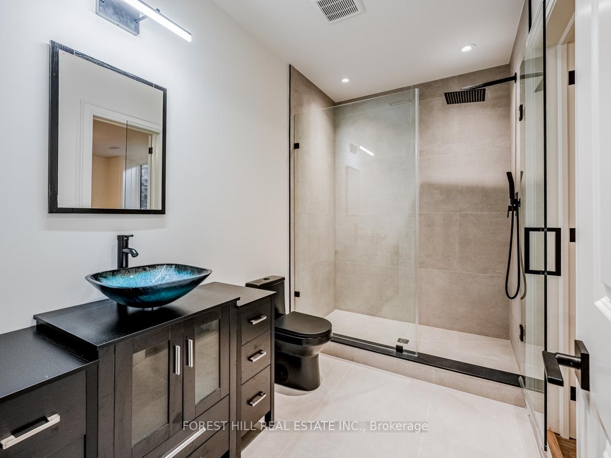 7089 Second Line W, Mississauga, ON L5W1A1 | 4 Bedroom 6 Bathroom Detached House | Image 35