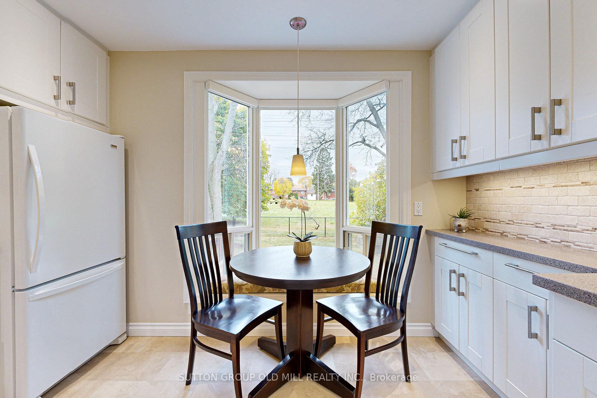 10 Lloyd Manor Rd, Toronto, ON M9B5H6 | 3 Bedroom 3 Bathroom Detached House | Image 12