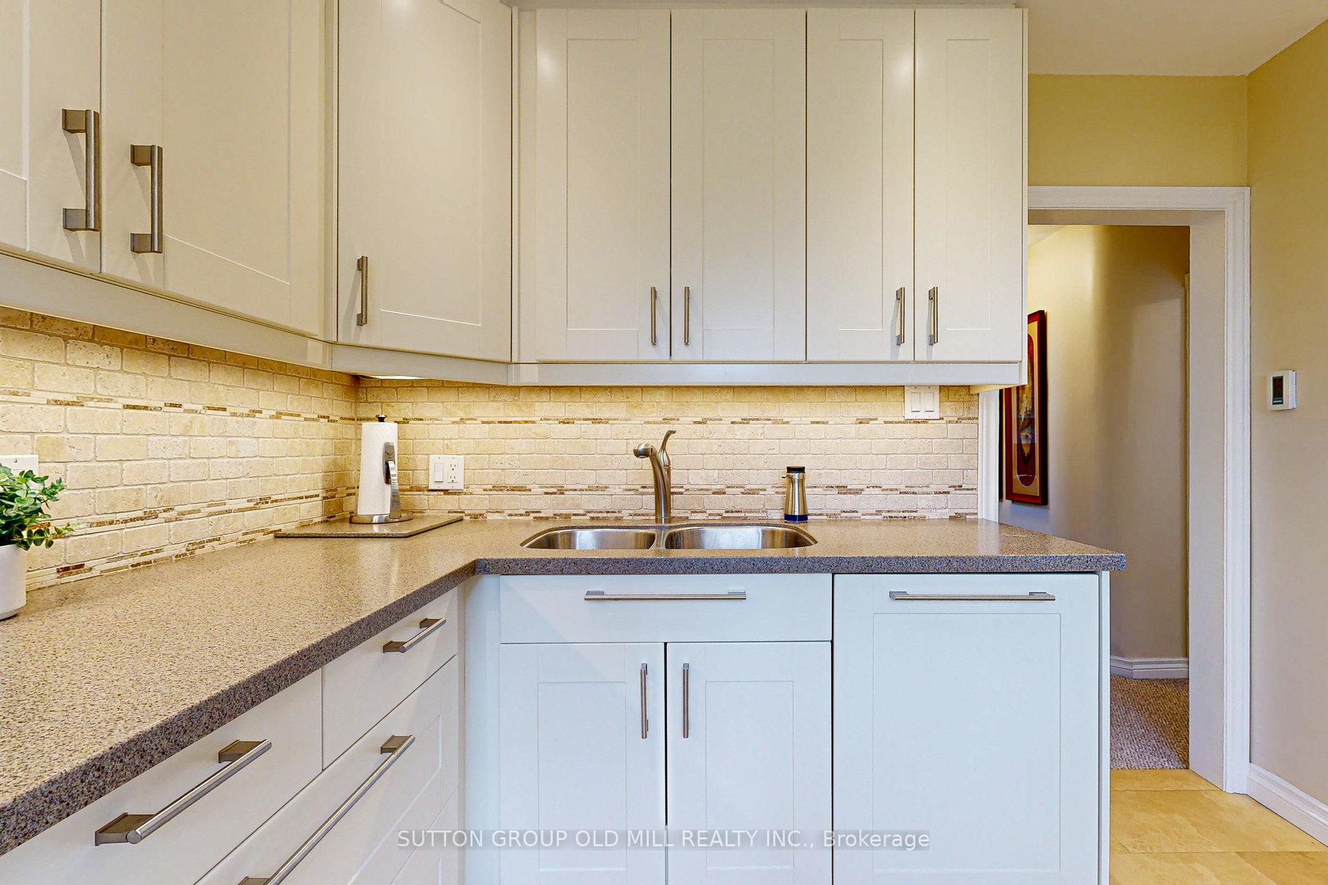 10 Lloyd Manor Rd, Toronto, ON M9B5H6 | 3 Bedroom 3 Bathroom Detached House | Image 14