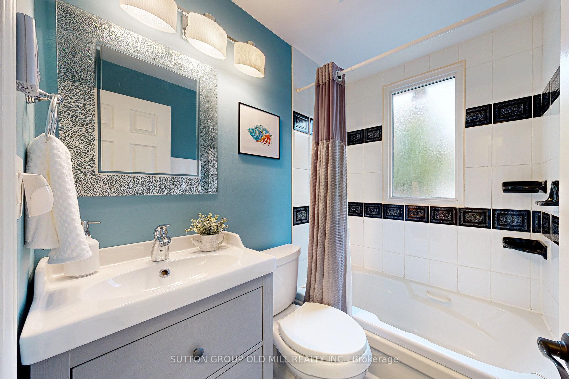 10 Lloyd Manor Rd, Toronto, ON M9B5H6 | 3 Bedroom 3 Bathroom Detached House | Image 19