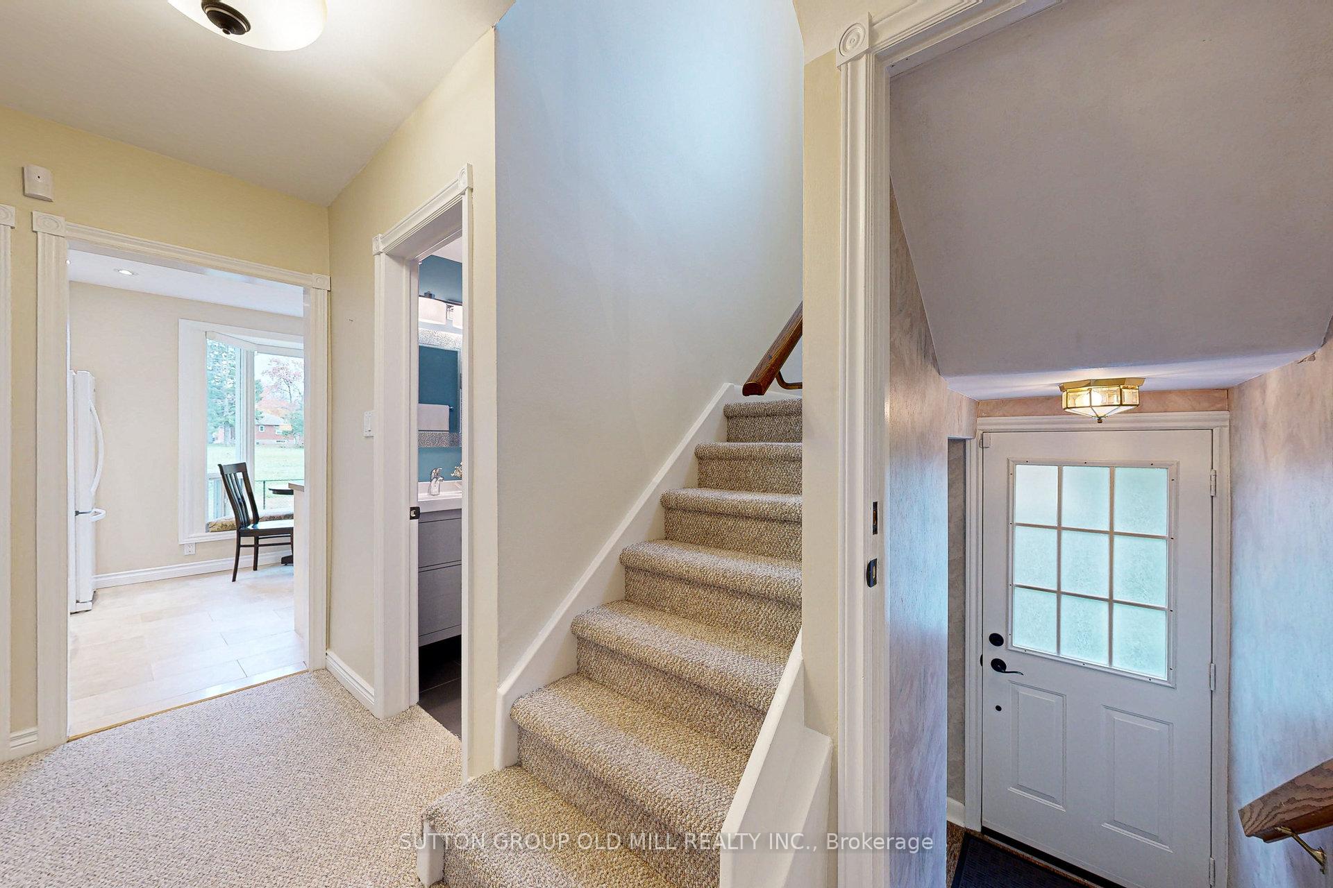 10 Lloyd Manor Rd, Toronto, ON M9B5H6 | 3 Bedroom 3 Bathroom Detached House | Image 20