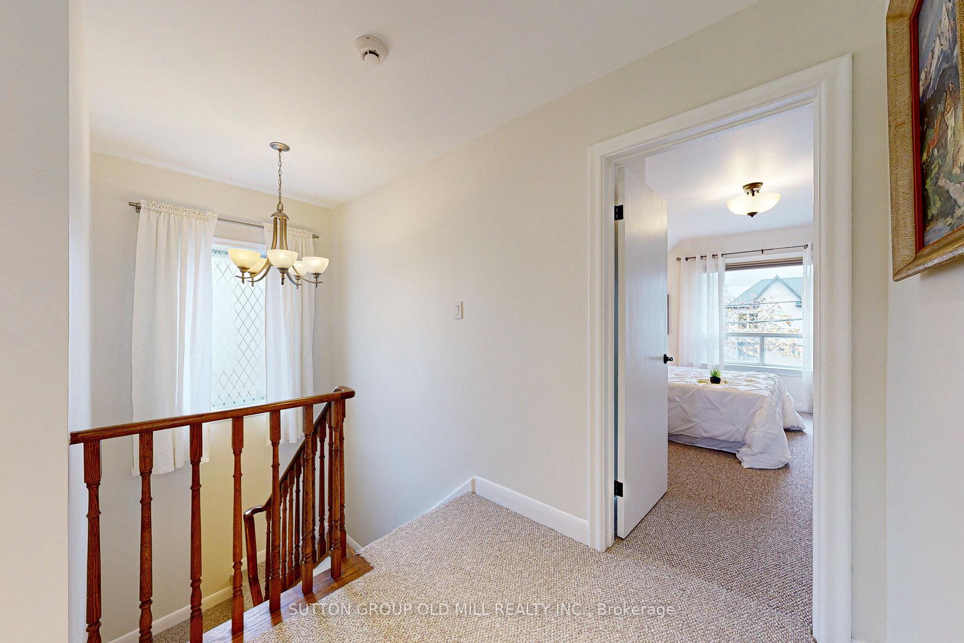 10 Lloyd Manor Rd, Toronto, ON M9B5H6 | 3 Bedroom 3 Bathroom Detached House | Image 21