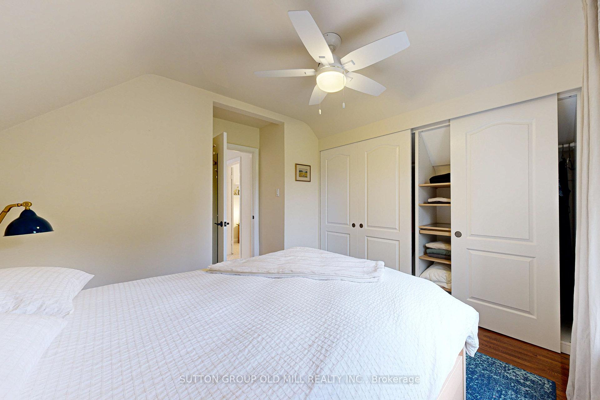 10 Lloyd Manor Rd, Toronto, ON M9B5H6 | 3 Bedroom 3 Bathroom Detached House | Image 24