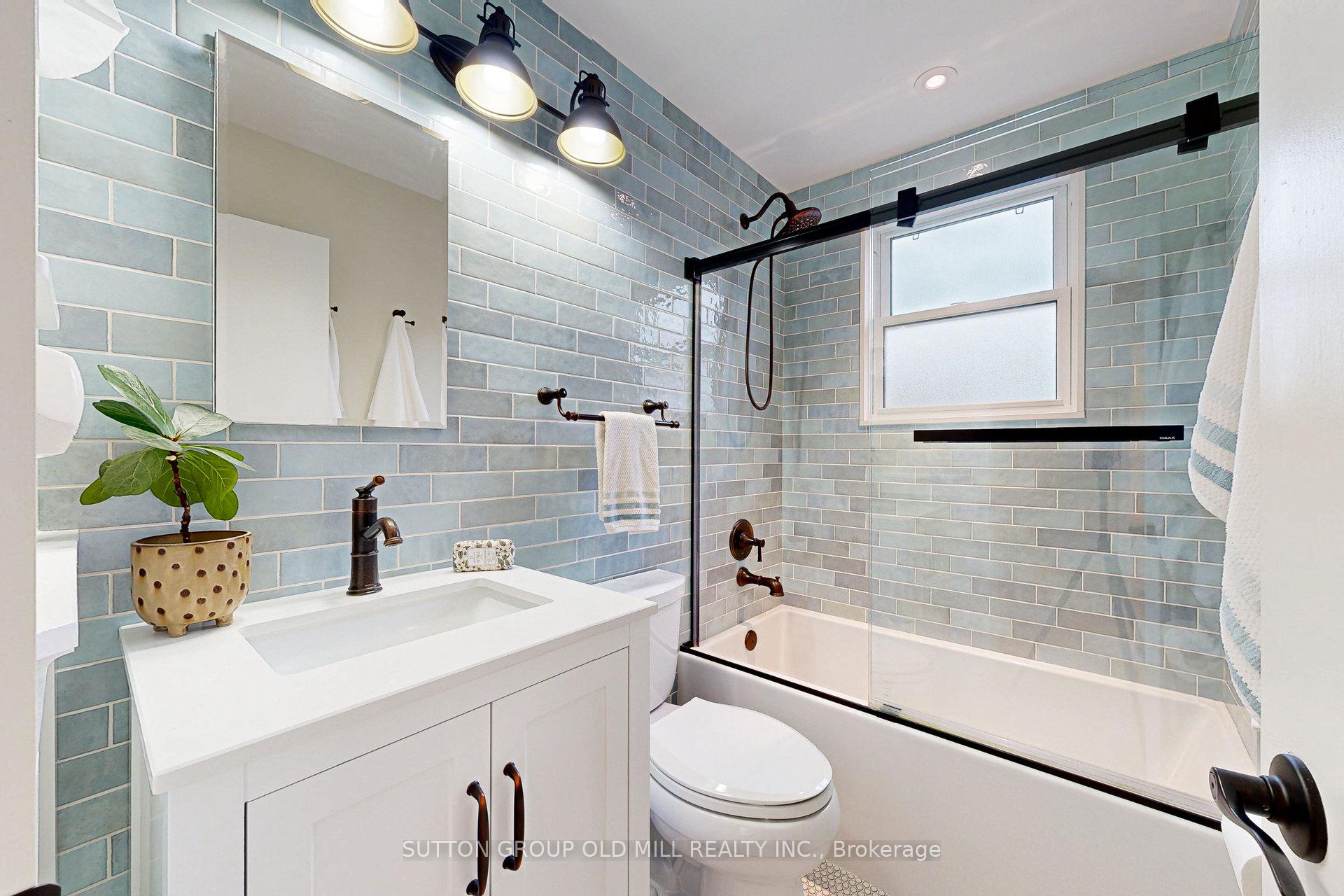 10 Lloyd Manor Rd, Toronto, ON M9B5H6 | 3 Bedroom 3 Bathroom Detached House | Image 25