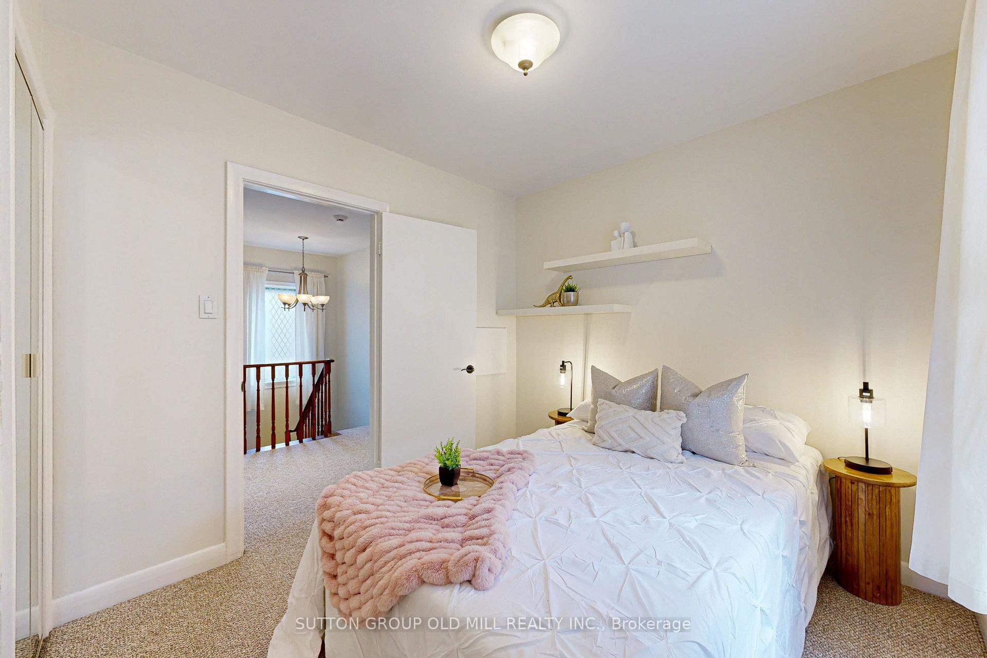 10 Lloyd Manor Rd, Toronto, ON M9B5H6 | 3 Bedroom 3 Bathroom Detached House | Image 28