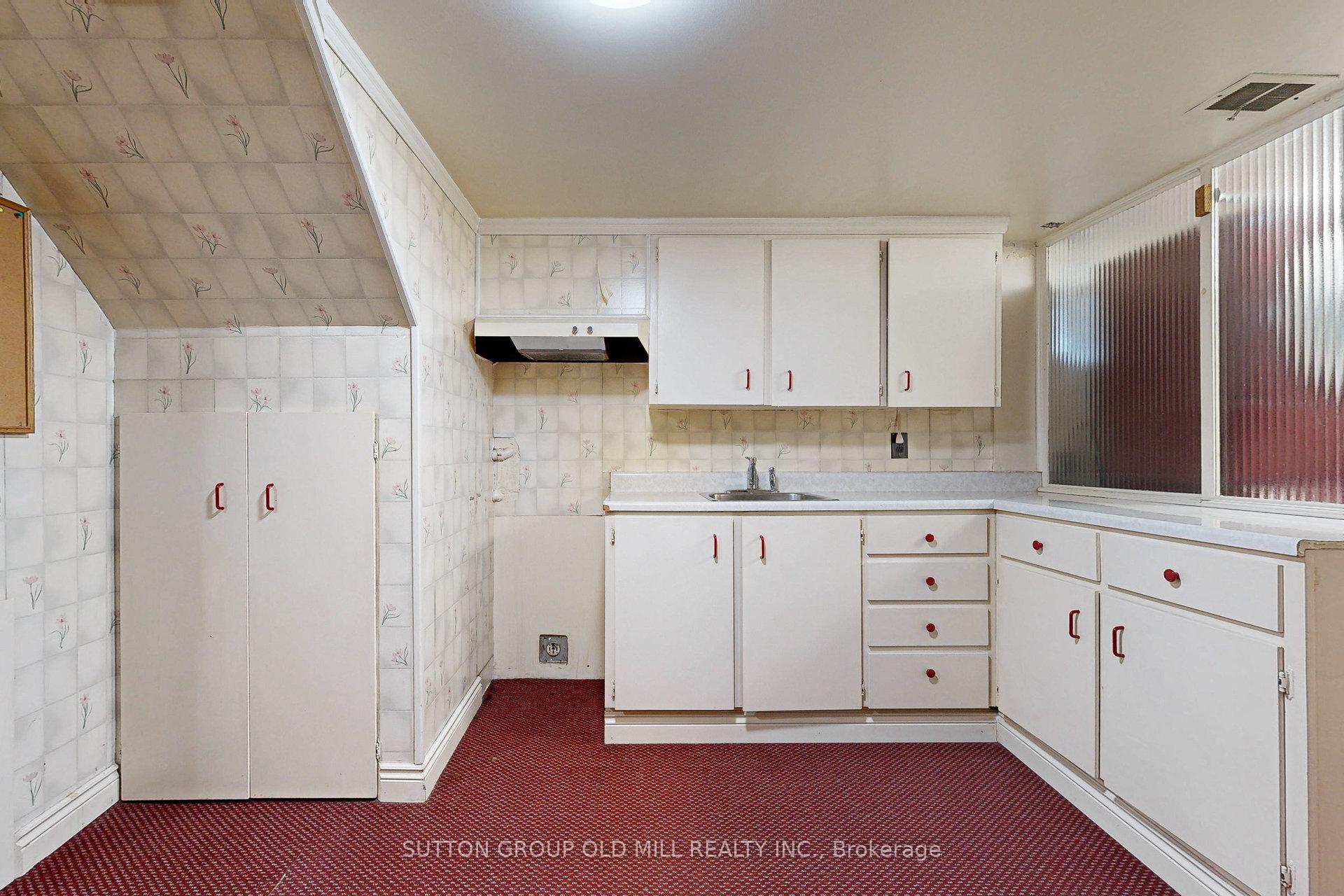 10 Lloyd Manor Rd, Toronto, ON M9B5H6 | 3 Bedroom 3 Bathroom Detached House | Image 33