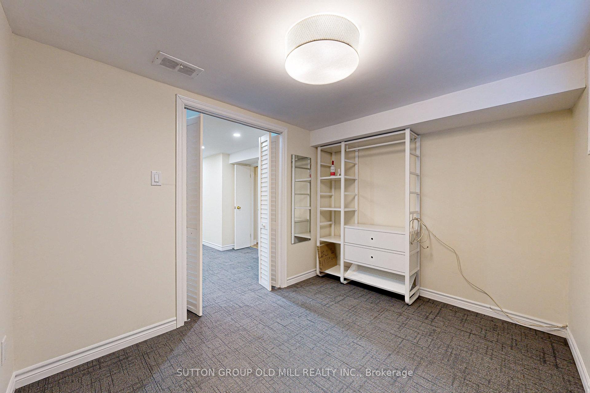 10 Lloyd Manor Rd, Toronto, ON M9B5H6 | 3 Bedroom 3 Bathroom Detached House | Image 36