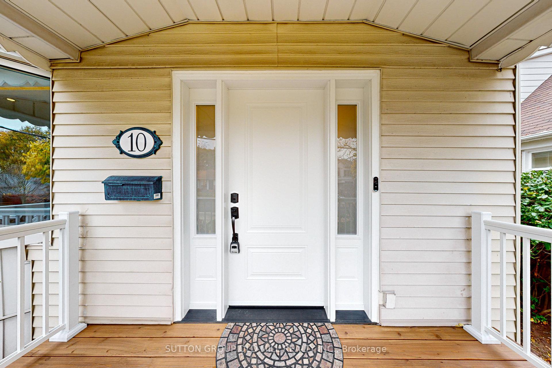 10 Lloyd Manor Rd, Toronto, ON M9B5H6 | 3 Bedroom 3 Bathroom Detached House | Image 4