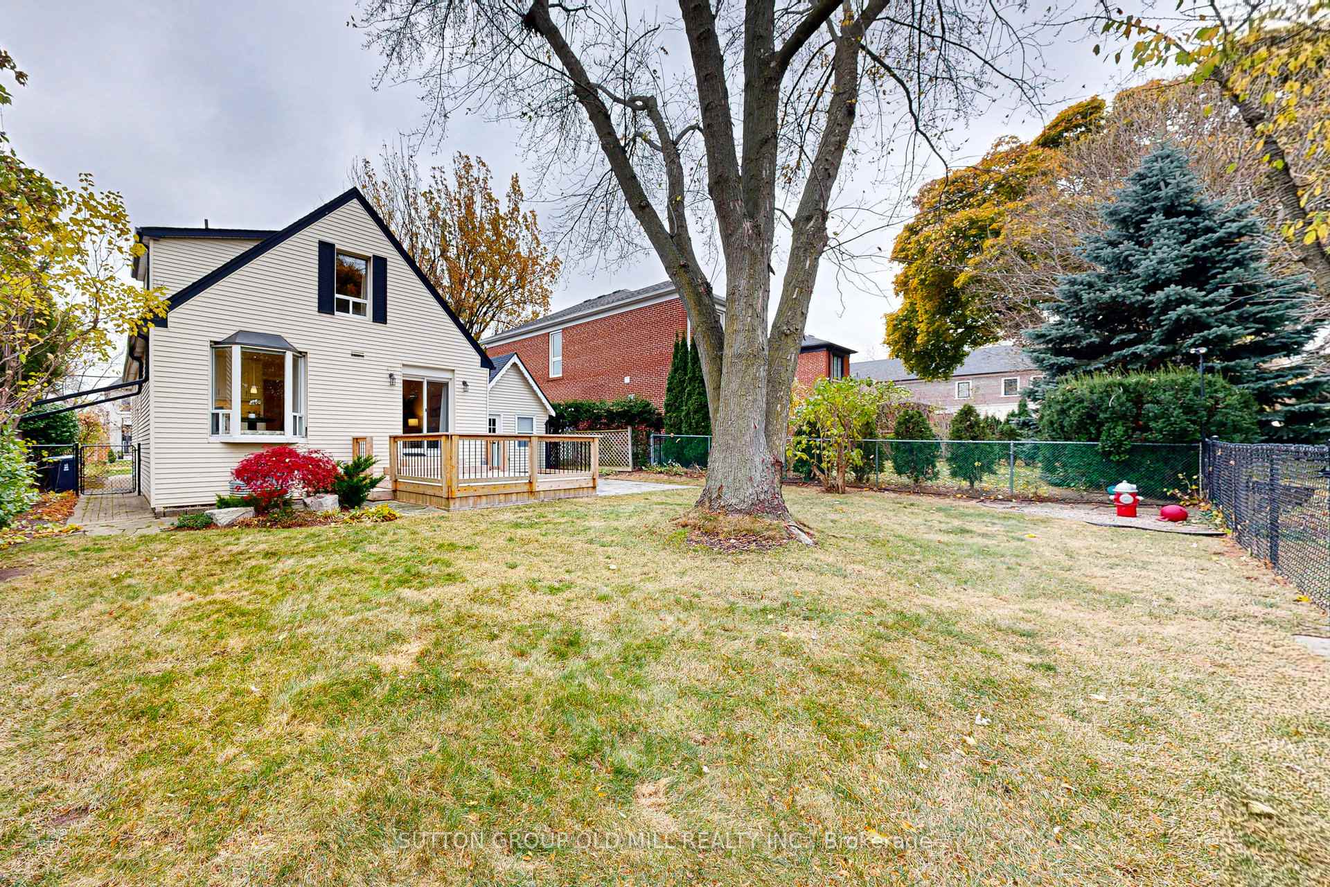 10 Lloyd Manor Rd, Toronto, ON M9B5H6 | 3 Bedroom 3 Bathroom Detached House | Image 40