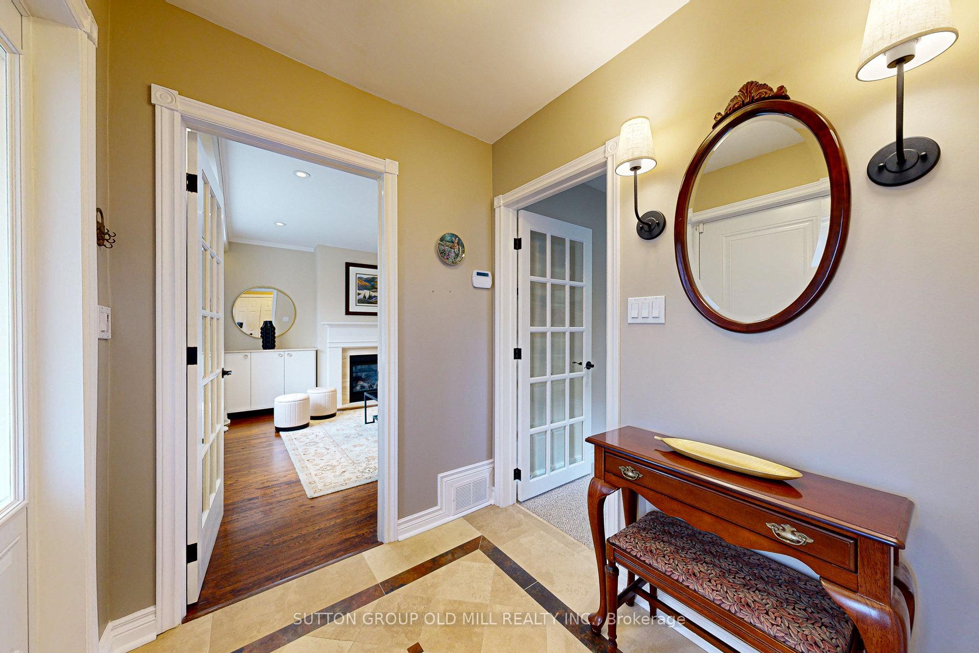 10 Lloyd Manor Rd, Toronto, ON M9B5H6 | 3 Bedroom 3 Bathroom Detached House | Image 5