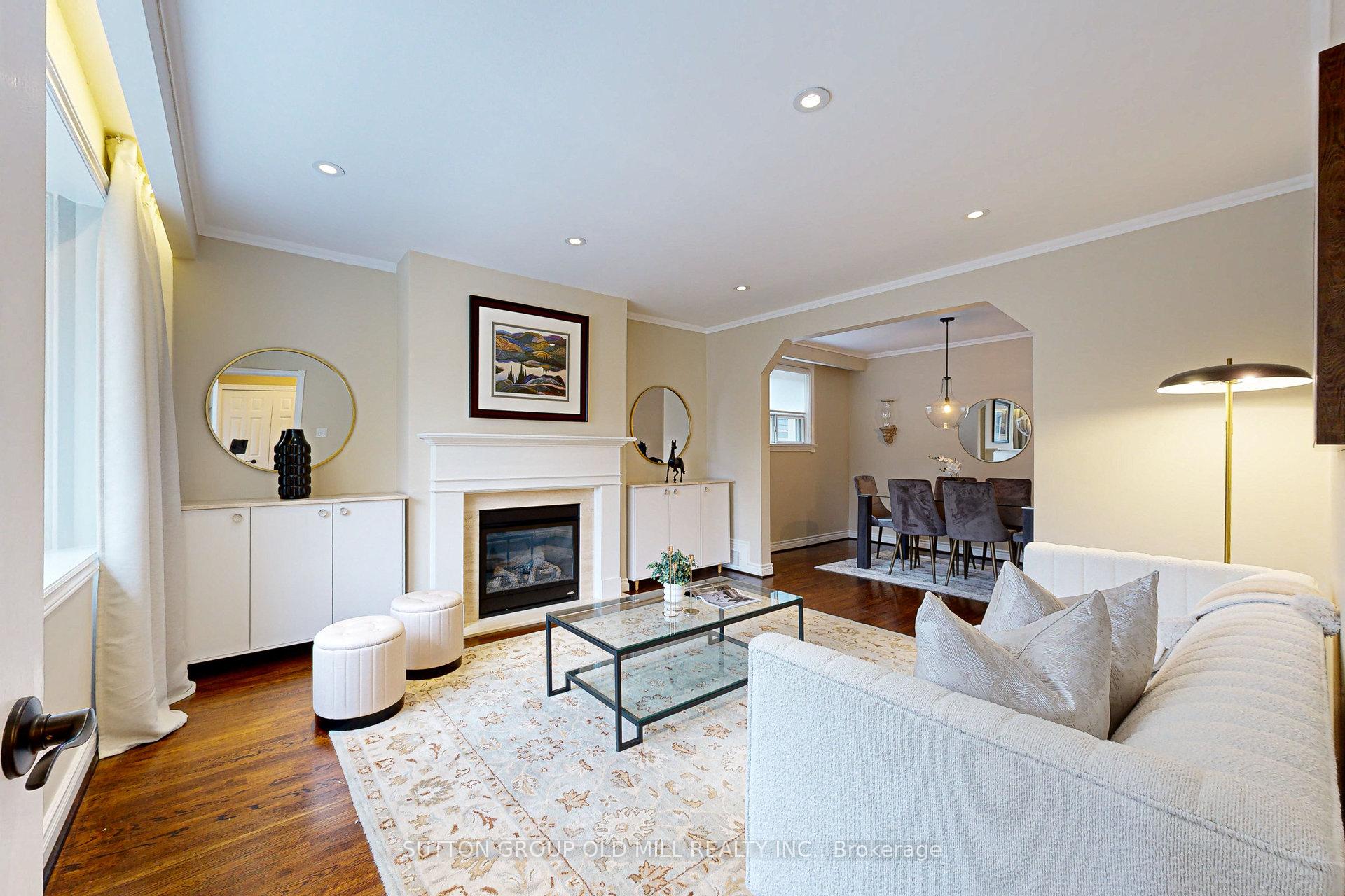 10 Lloyd Manor Rd, Toronto, ON M9B5H6 | 3 Bedroom 3 Bathroom Detached House | Image 6