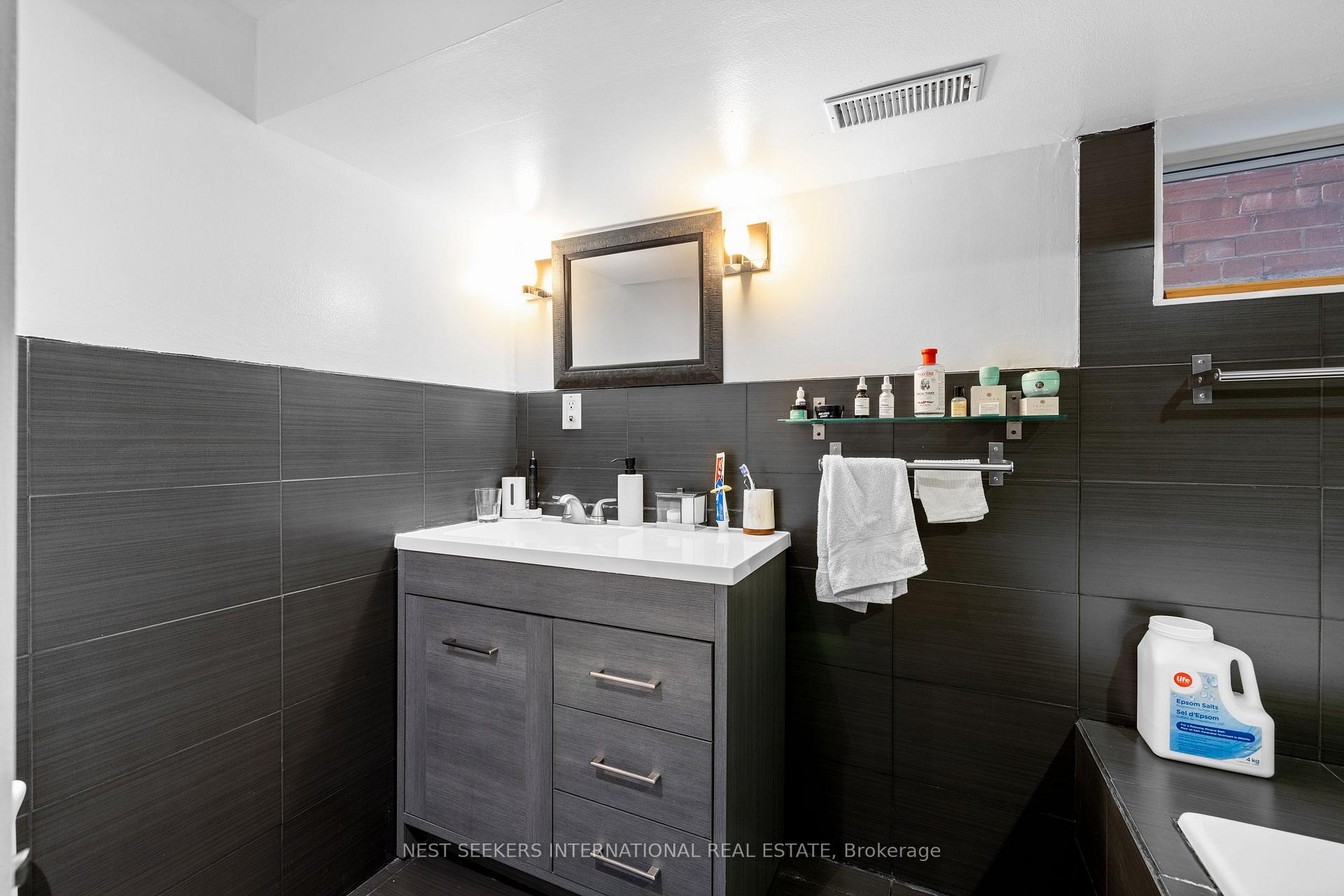 498 Caledonia Rd, Toronto, ON M6E4V2 | 2 Bedroom 2 Bathroom Detached House | Image 15