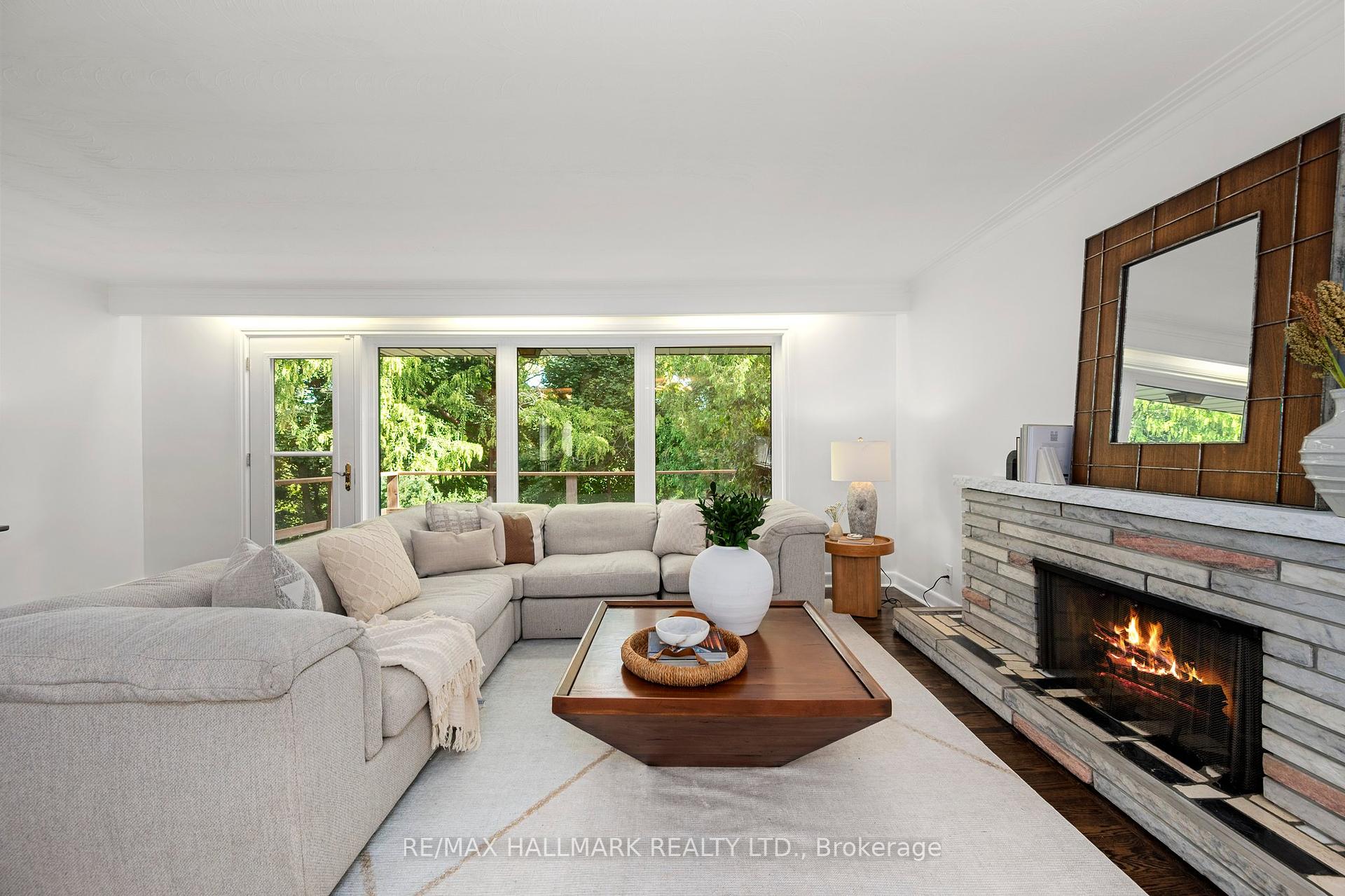 71 Riverwood Pkwy, Toronto, ON M8Y4E4 | 3 Bedroom 3 Bathroom Detached House | Image 11