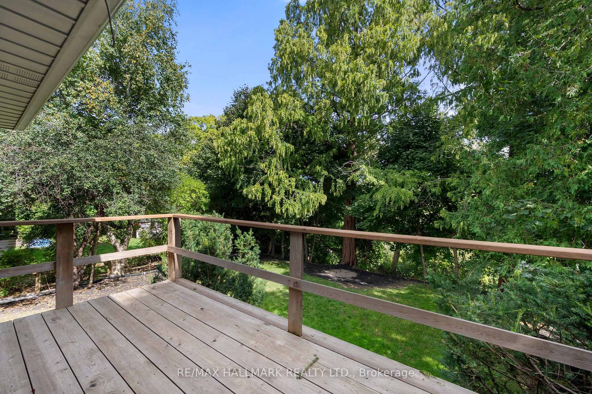 71 Riverwood Pkwy, Toronto, ON M8Y4E4 | 3 Bedroom 3 Bathroom Detached House | Image 13