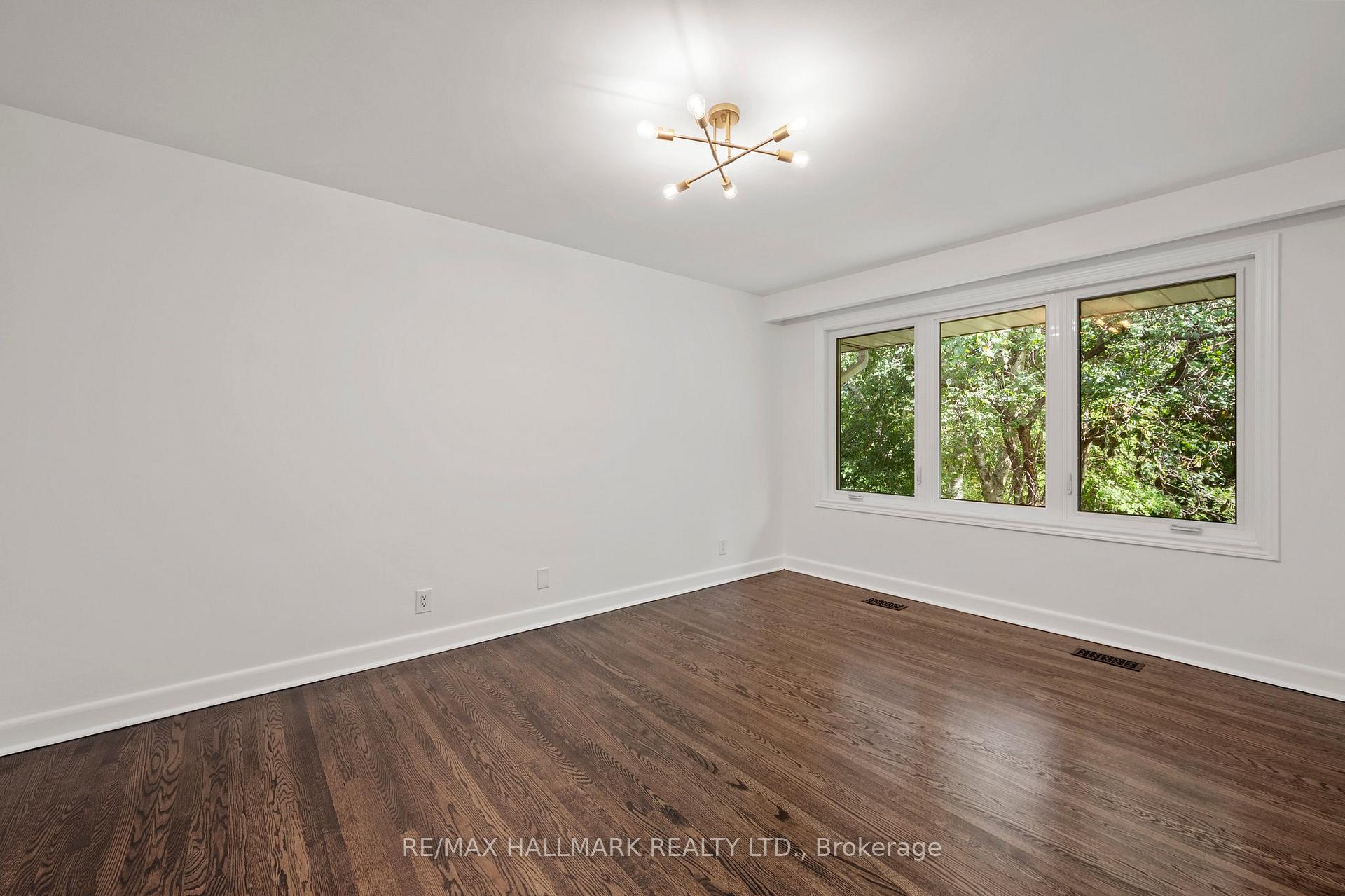 71 Riverwood Pkwy, Toronto, ON M8Y4E4 | 3 Bedroom 3 Bathroom Detached House | Image 14