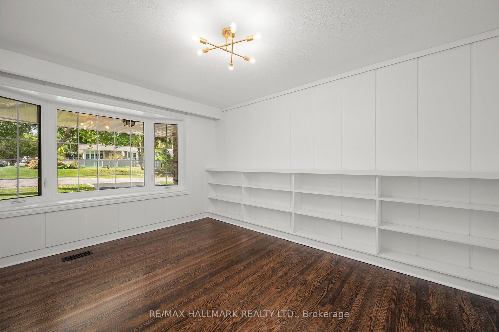 71 Riverwood Pkwy, Toronto, ON M8Y4E4 | 3 Bedroom 3 Bathroom Detached House | Image 16