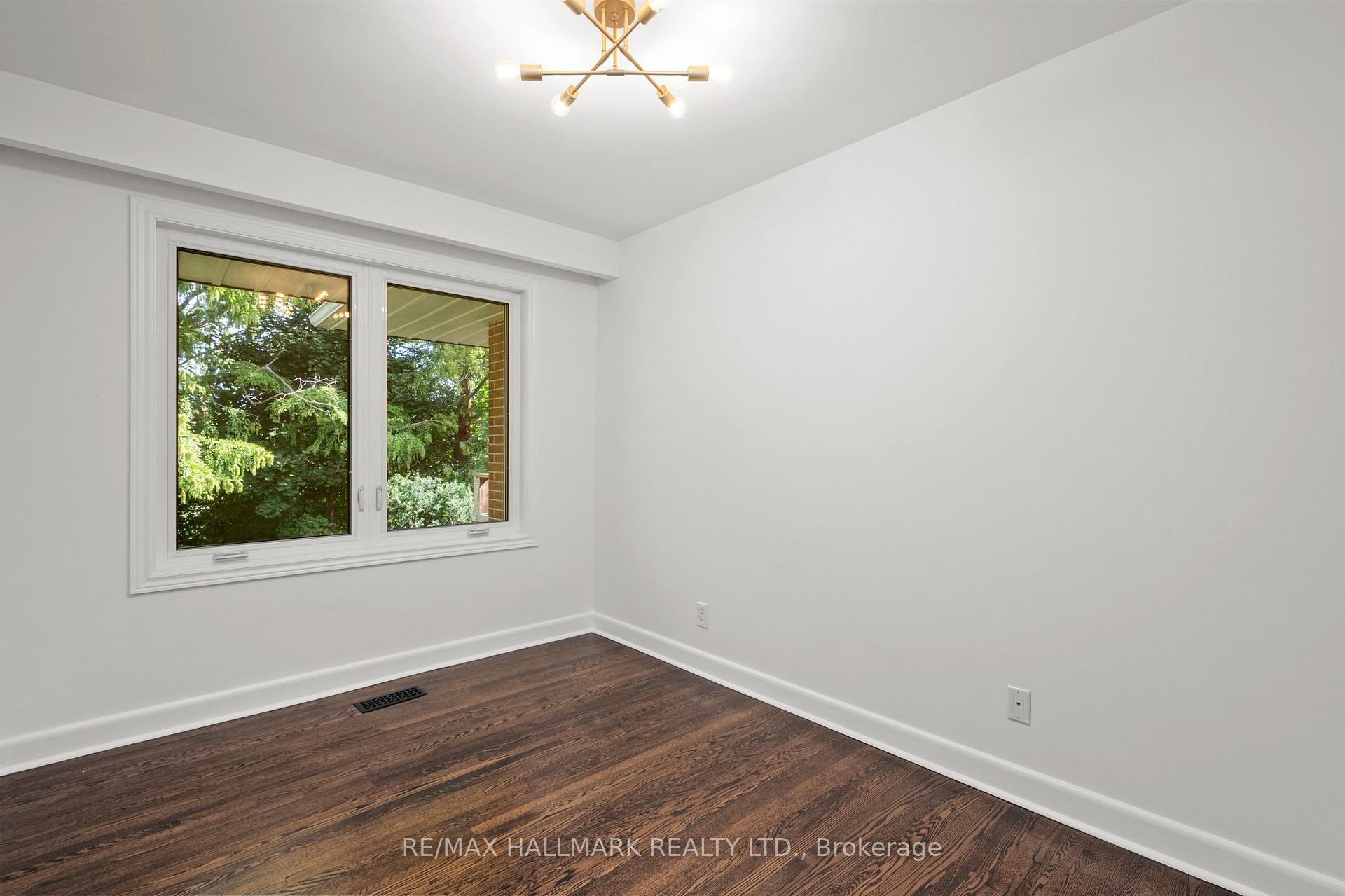 71 Riverwood Pkwy, Toronto, ON M8Y4E4 | 3 Bedroom 3 Bathroom Detached House | Image 18