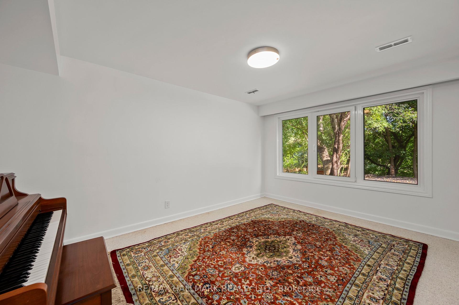 71 Riverwood Pkwy, Toronto, ON M8Y4E4 | 3 Bedroom 3 Bathroom Detached House | Image 22