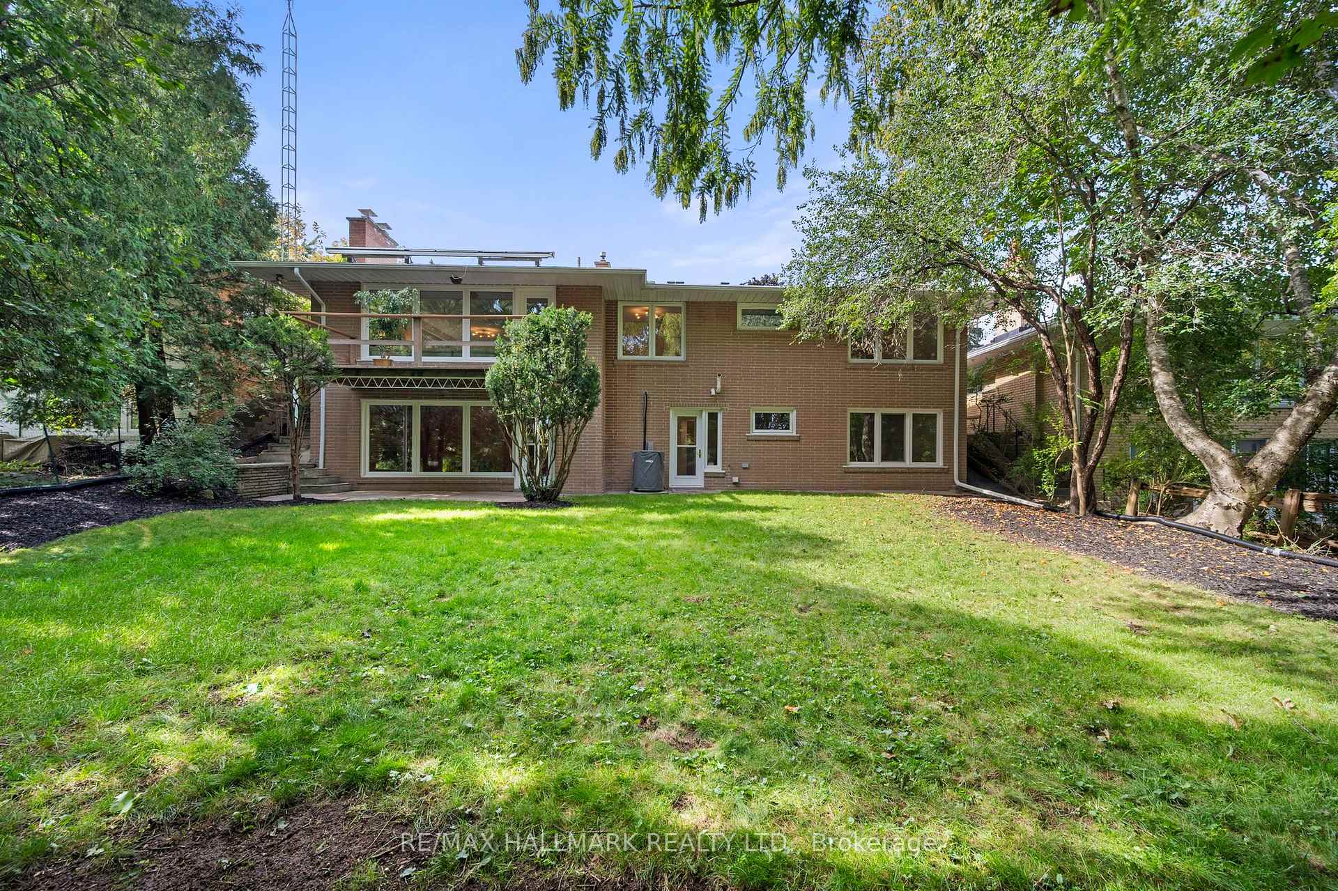 71 Riverwood Pkwy, Toronto, ON M8Y4E4 | 3 Bedroom 3 Bathroom Detached House | Image 24