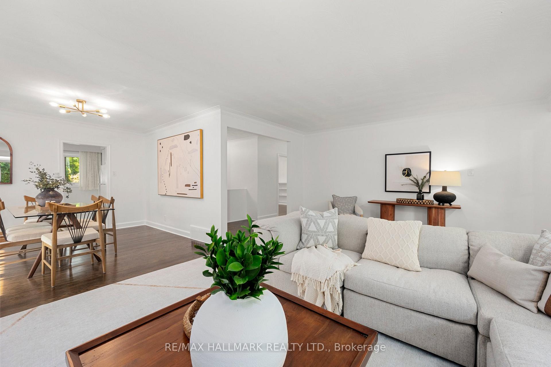 71 Riverwood Pkwy, Toronto, ON M8Y4E4 | 3 Bedroom 3 Bathroom Detached House | Image 6