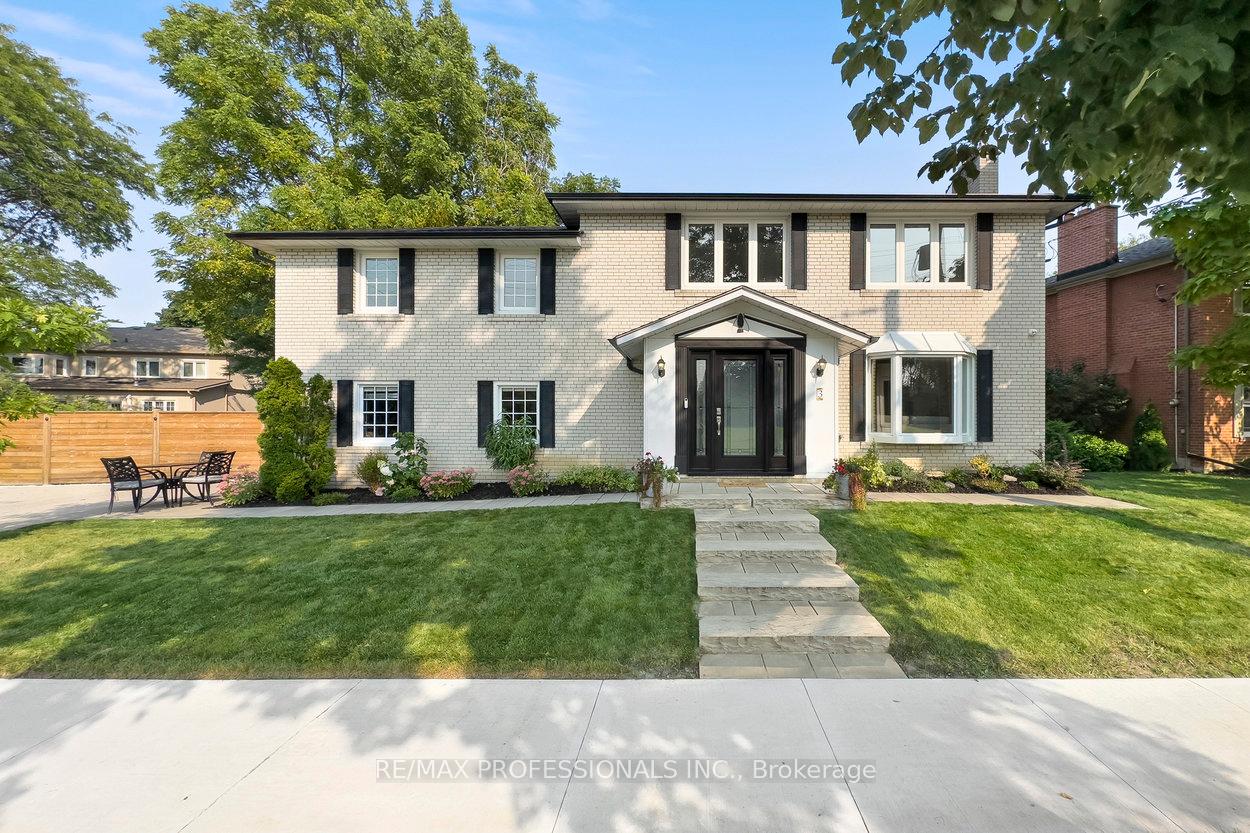 3 Lochway Crt, Toronto, ON M9B4G6 | 4 Bedroom 3 Bathroom Detached House | Image 1