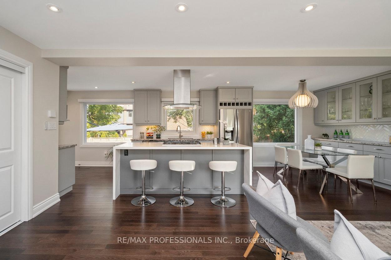 3 Lochway Crt, Toronto, ON M9B4G6 | 4 Bedroom 3 Bathroom Detached House | Image 10