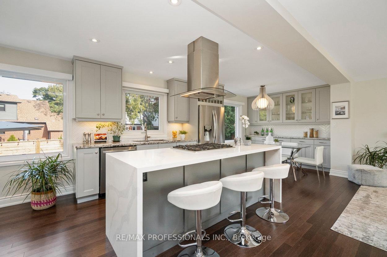 3 Lochway Crt, Toronto, ON M9B4G6 | 4 Bedroom 3 Bathroom Detached House | Image 11