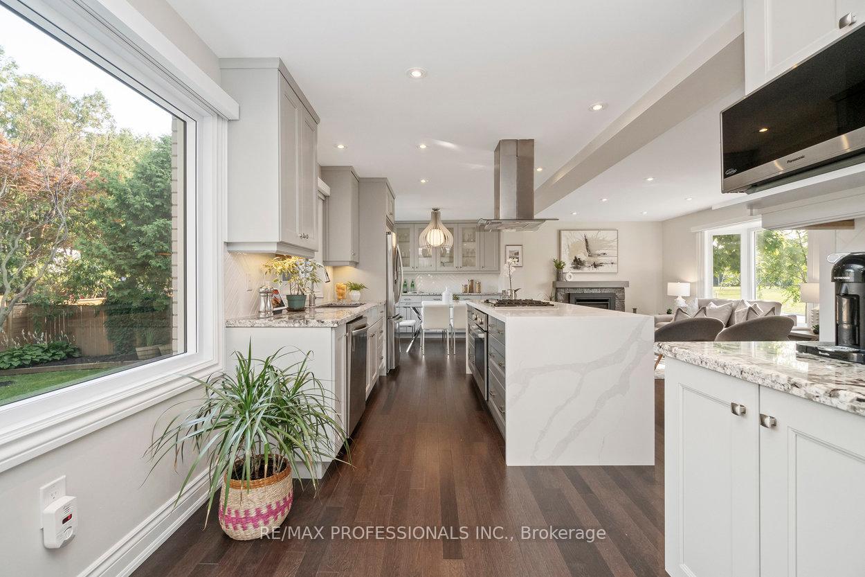 3 Lochway Crt, Toronto, ON M9B4G6 | 4 Bedroom 3 Bathroom Detached House | Image 12